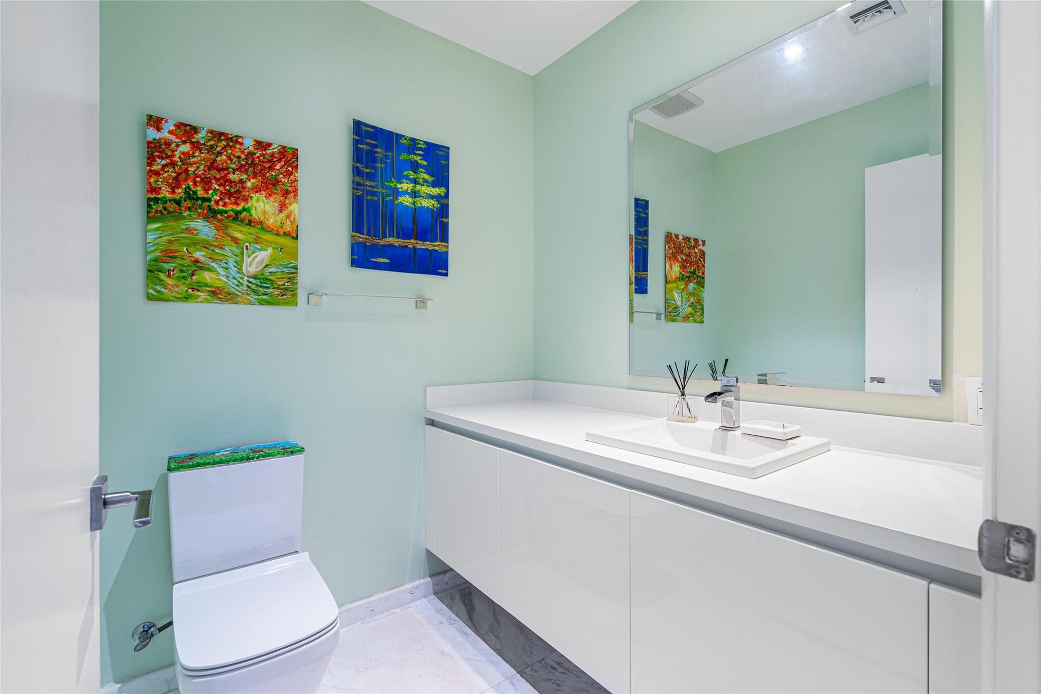 PARAMOUNT - Residential