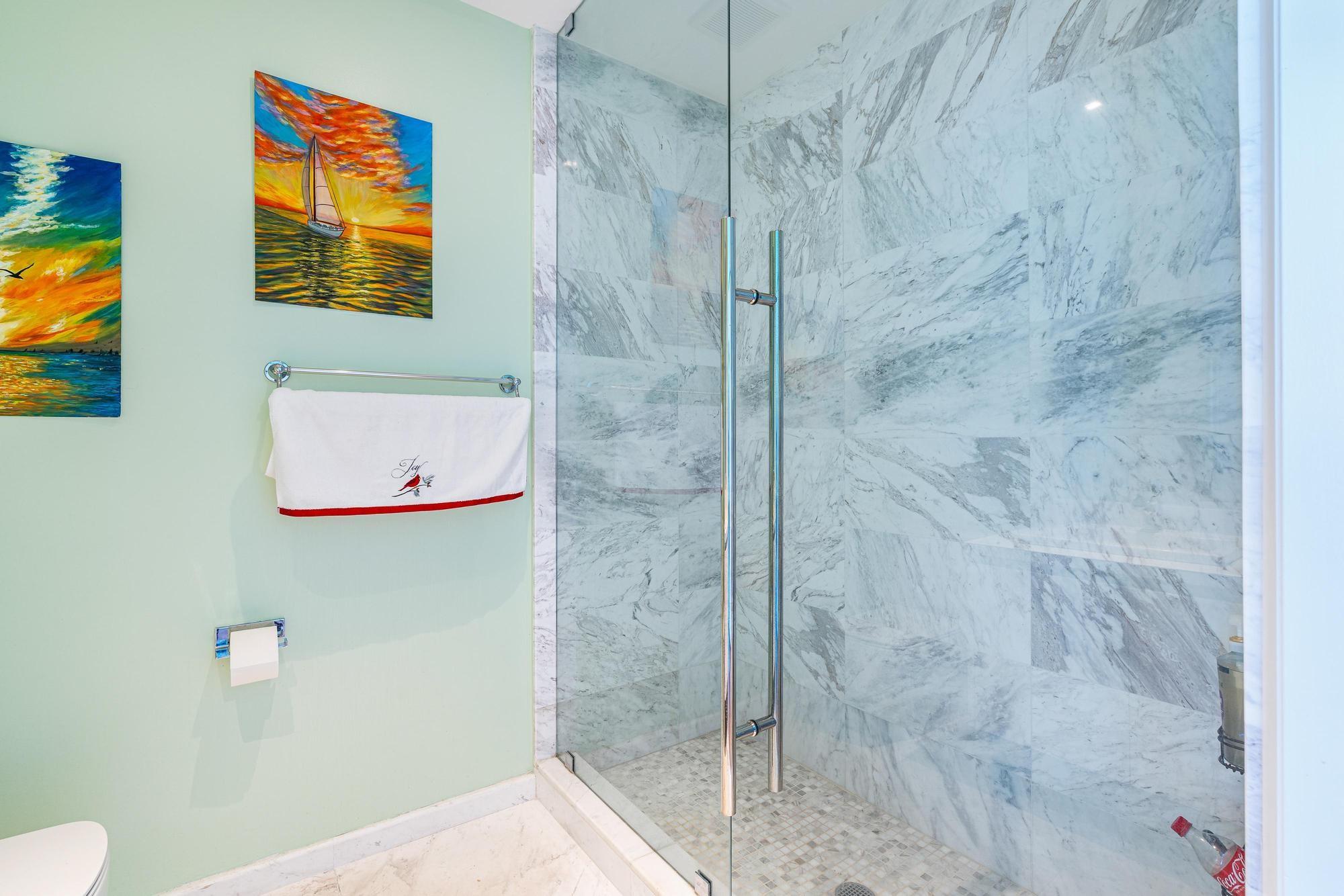 PARAMOUNT - Residential