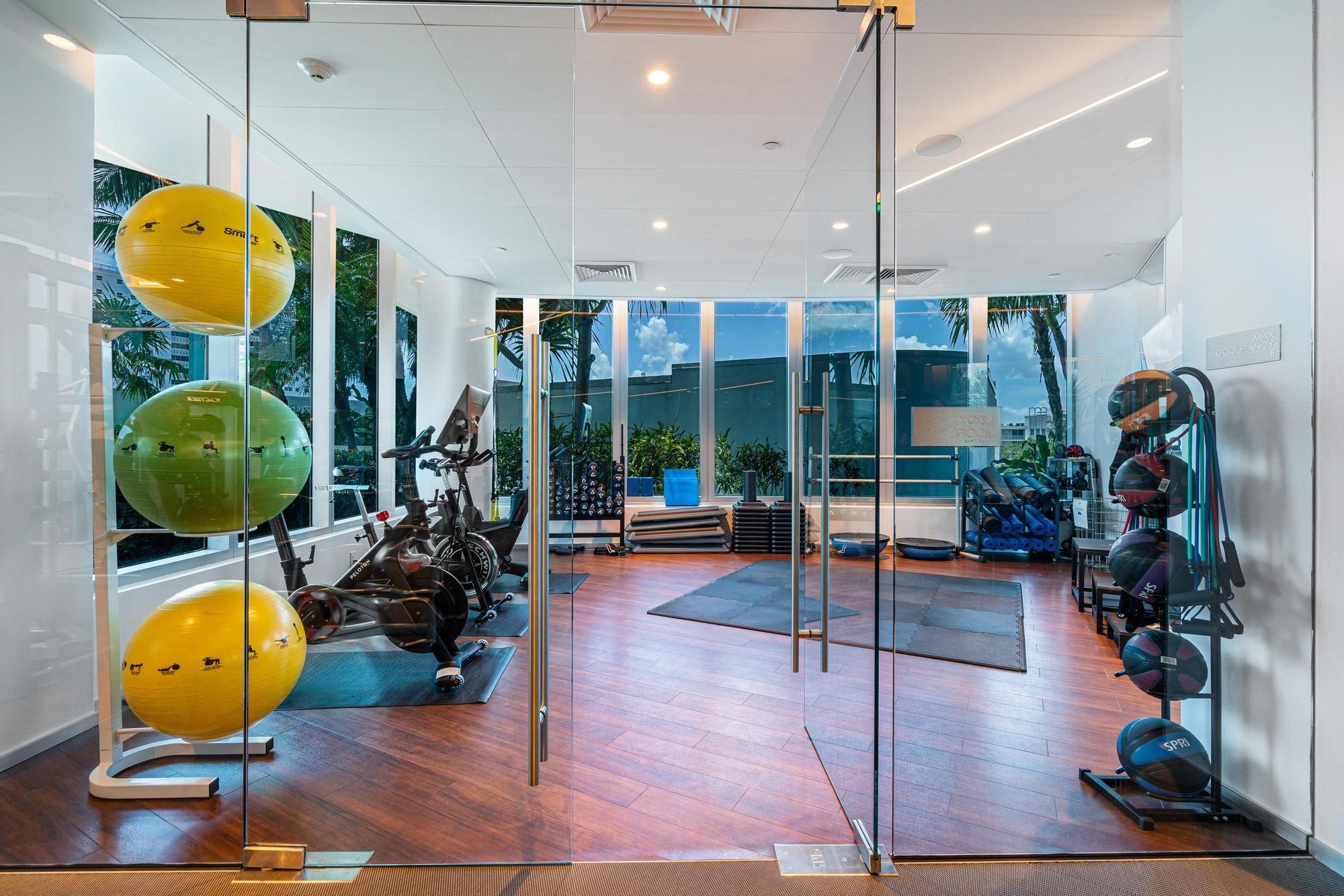 PARAMOUNT - Residential