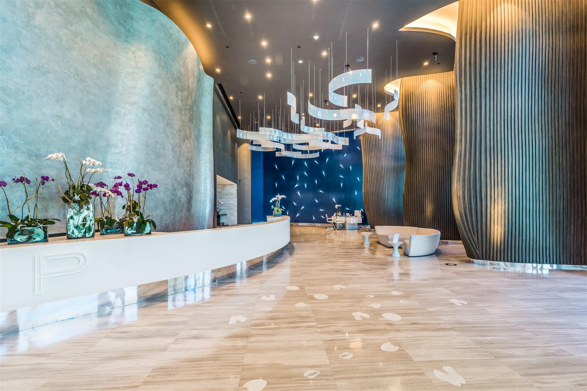 PARAMOUNT - Residential