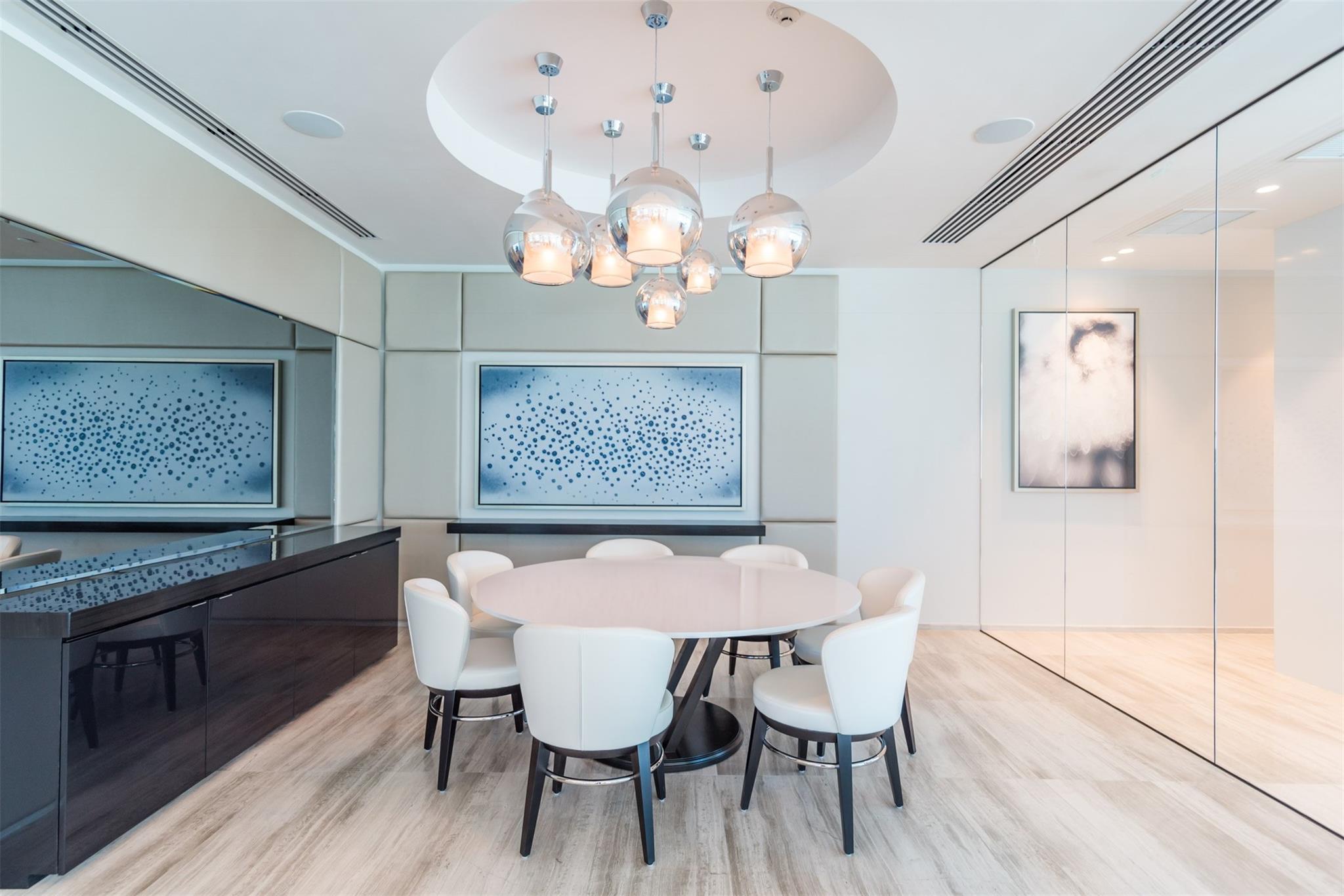 PARAMOUNT - Residential