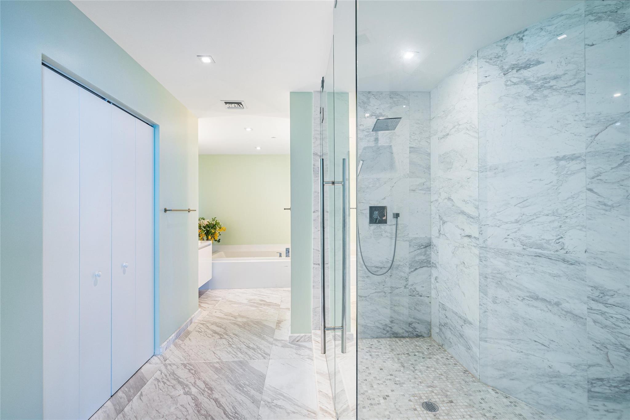 PARAMOUNT - Residential