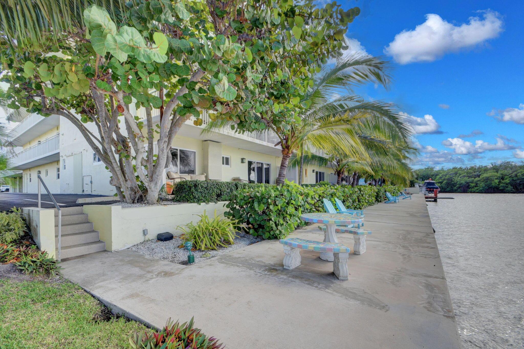 OCEAN PARK MANOR CONDO - Residential