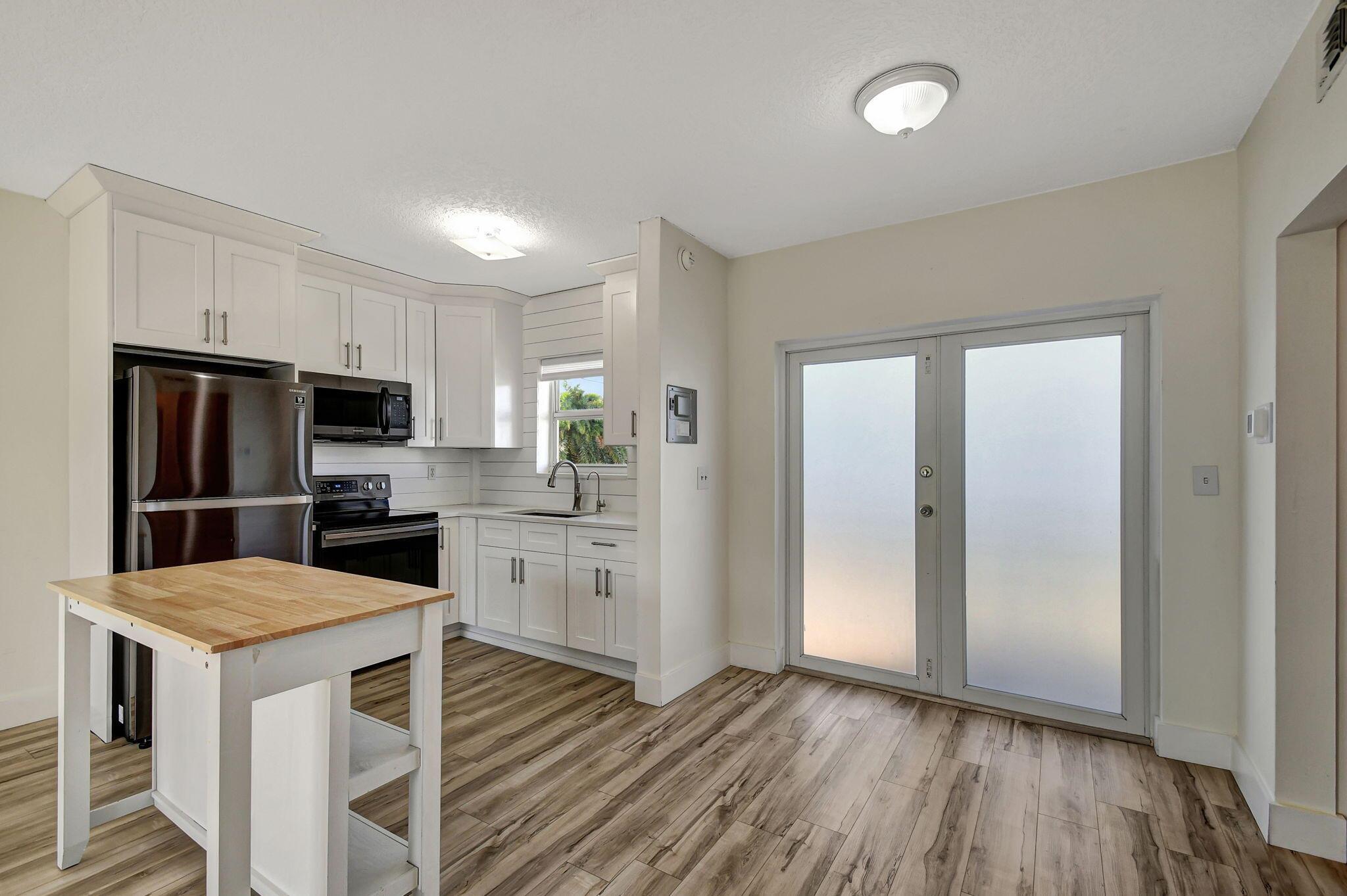 OCEAN PARK MANOR CONDO - Residential