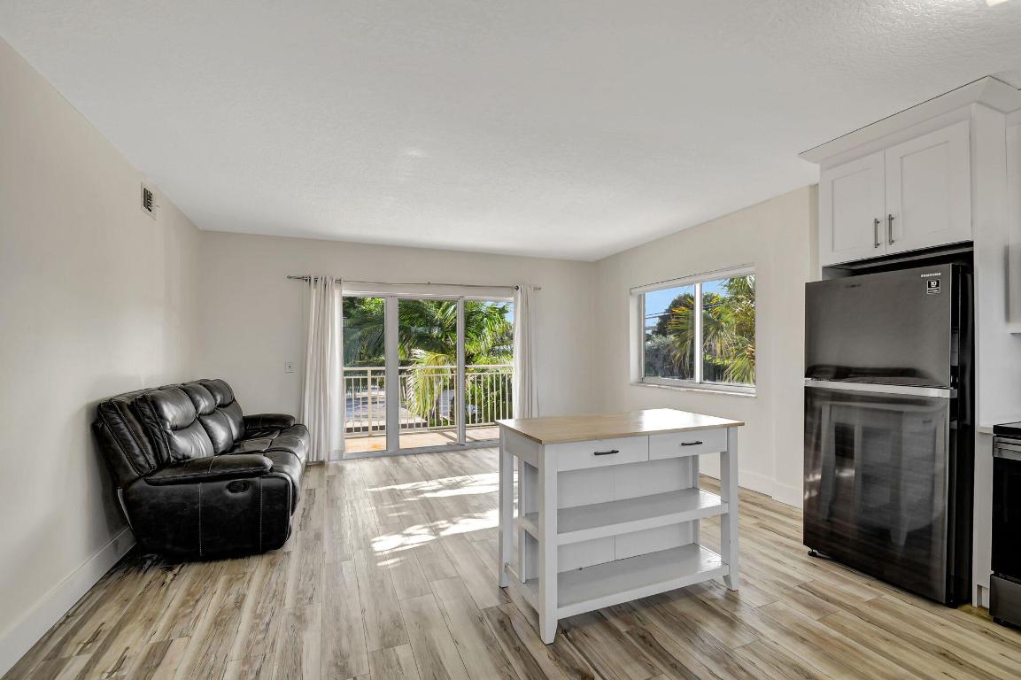 OCEAN PARK MANOR CONDO - Residential