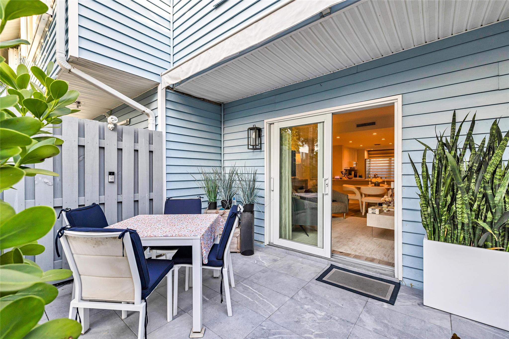 EDGEWATER TOWNHOMES - Residential Lease