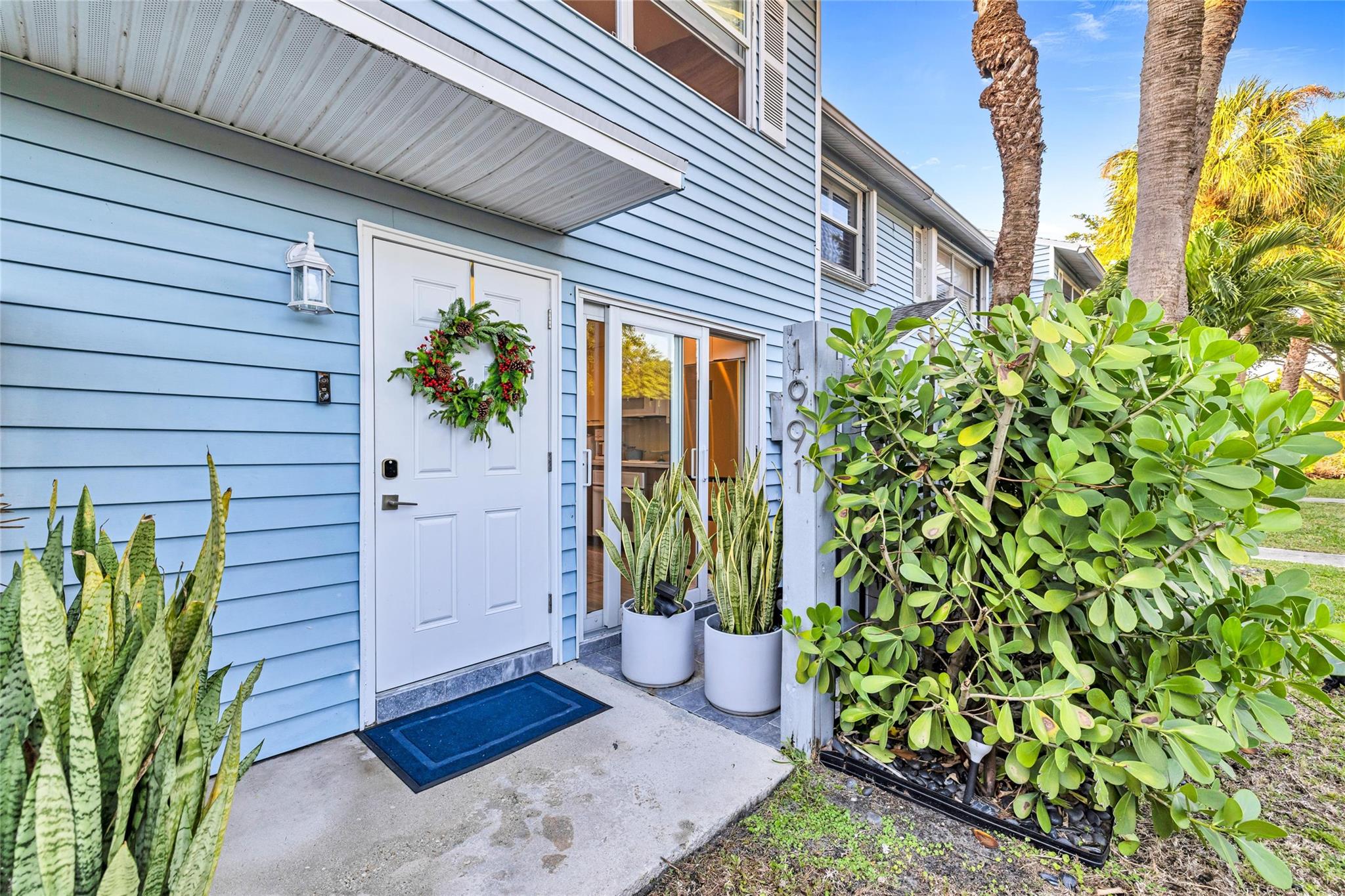 EDGEWATER TOWNHOMES - Residential Lease