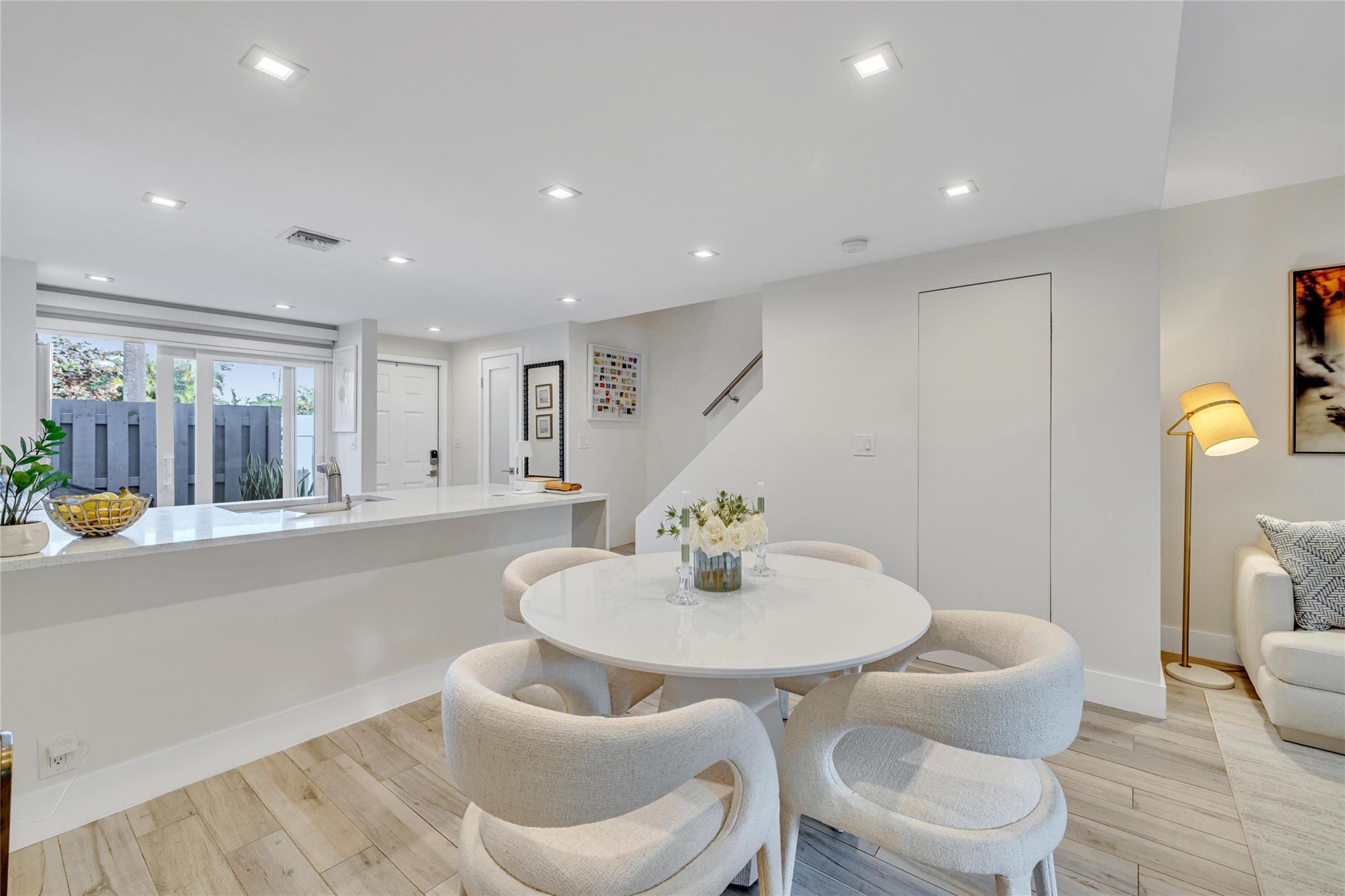 EDGEWATER TOWNHOMES - Residential Lease