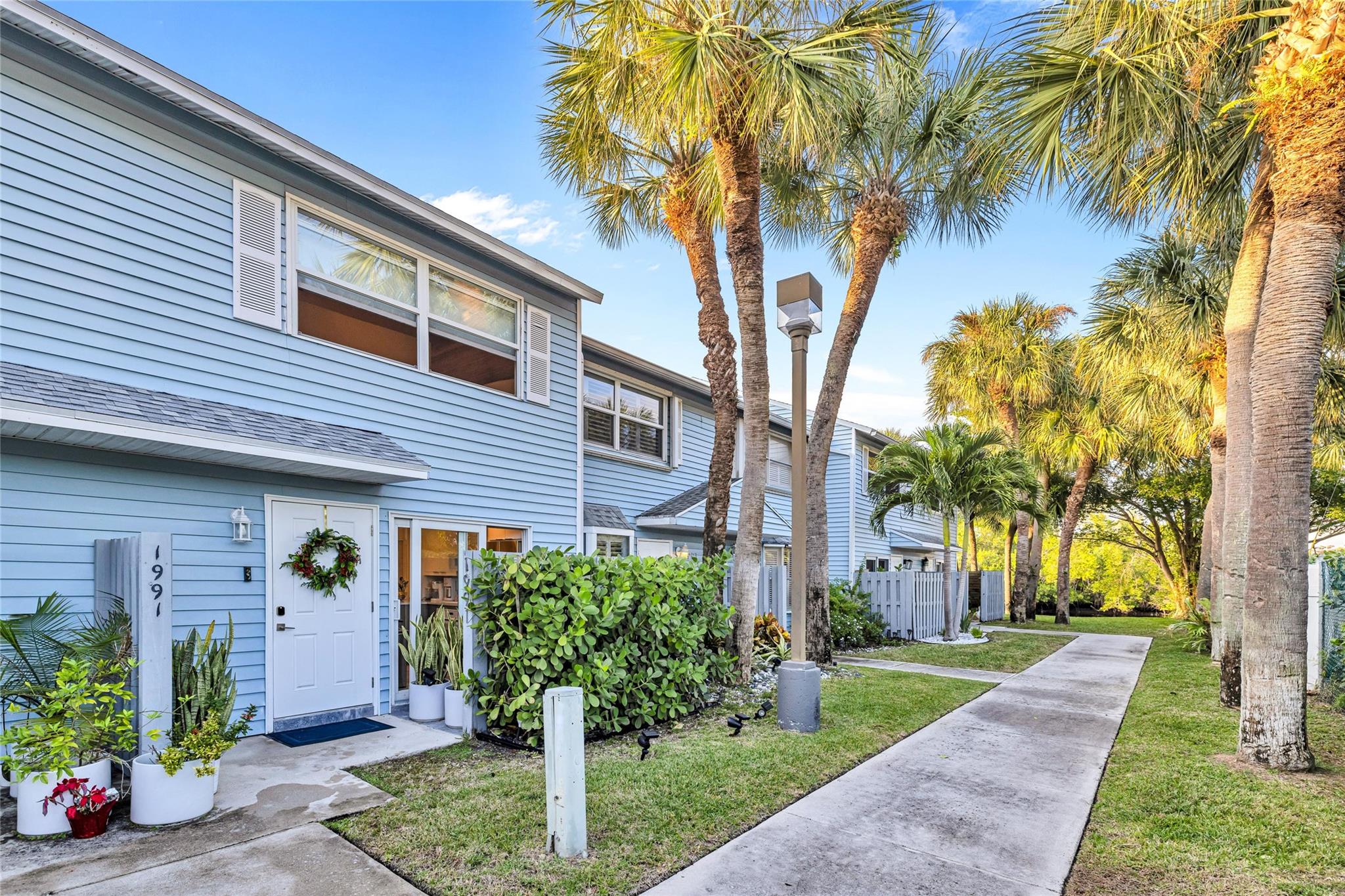 EDGEWATER TOWNHOMES - Residential Lease