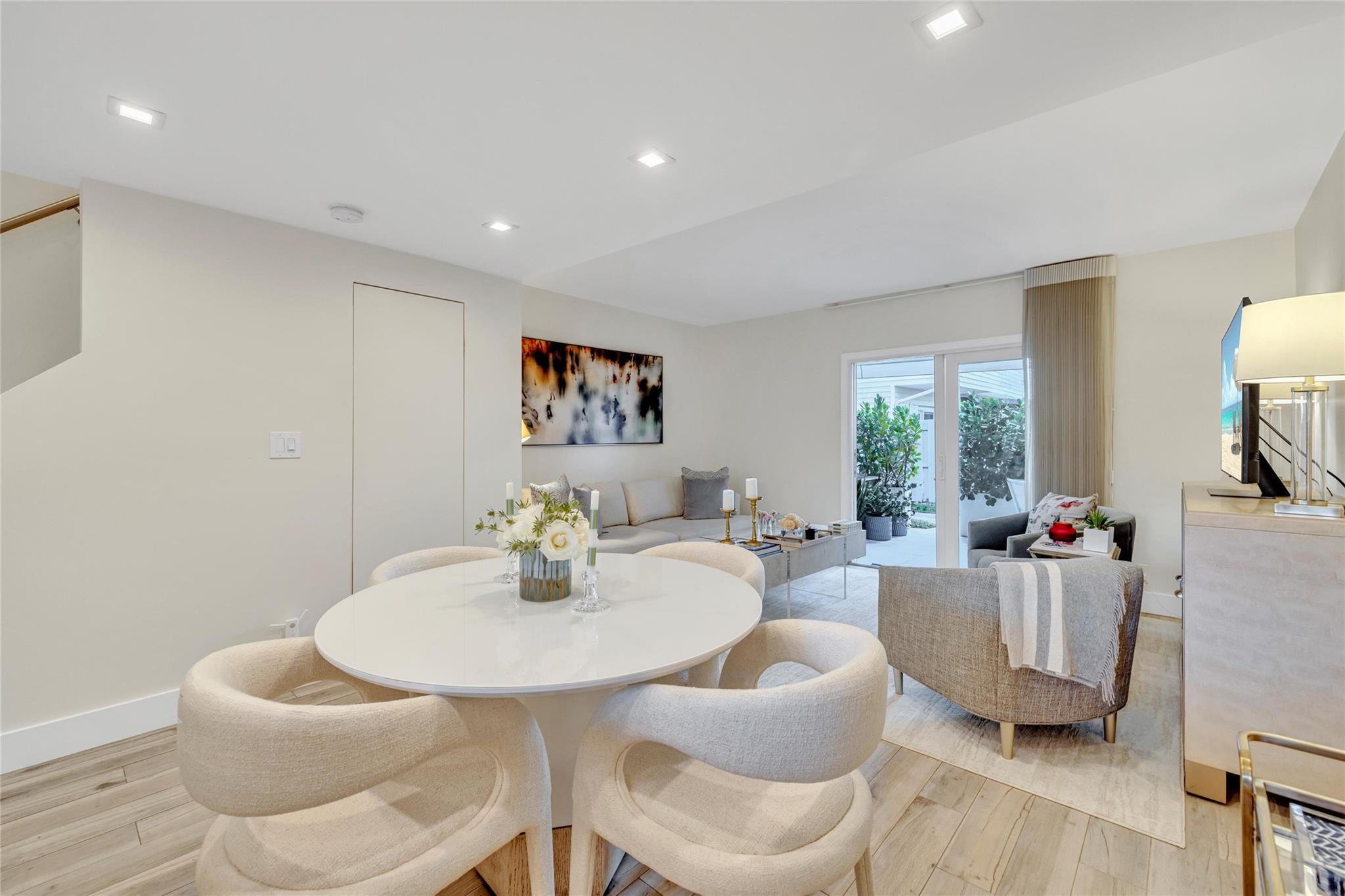 EDGEWATER TOWNHOMES - Residential Lease