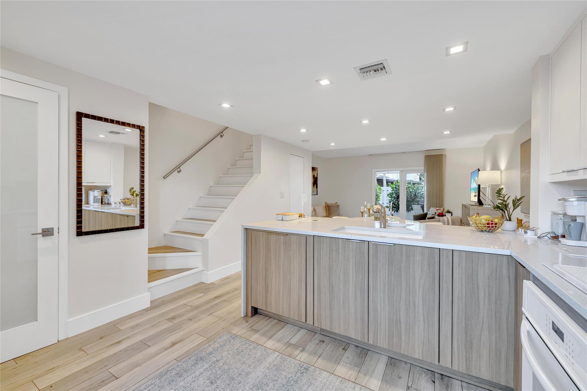 EDGEWATER TOWNHOMES - Residential Lease