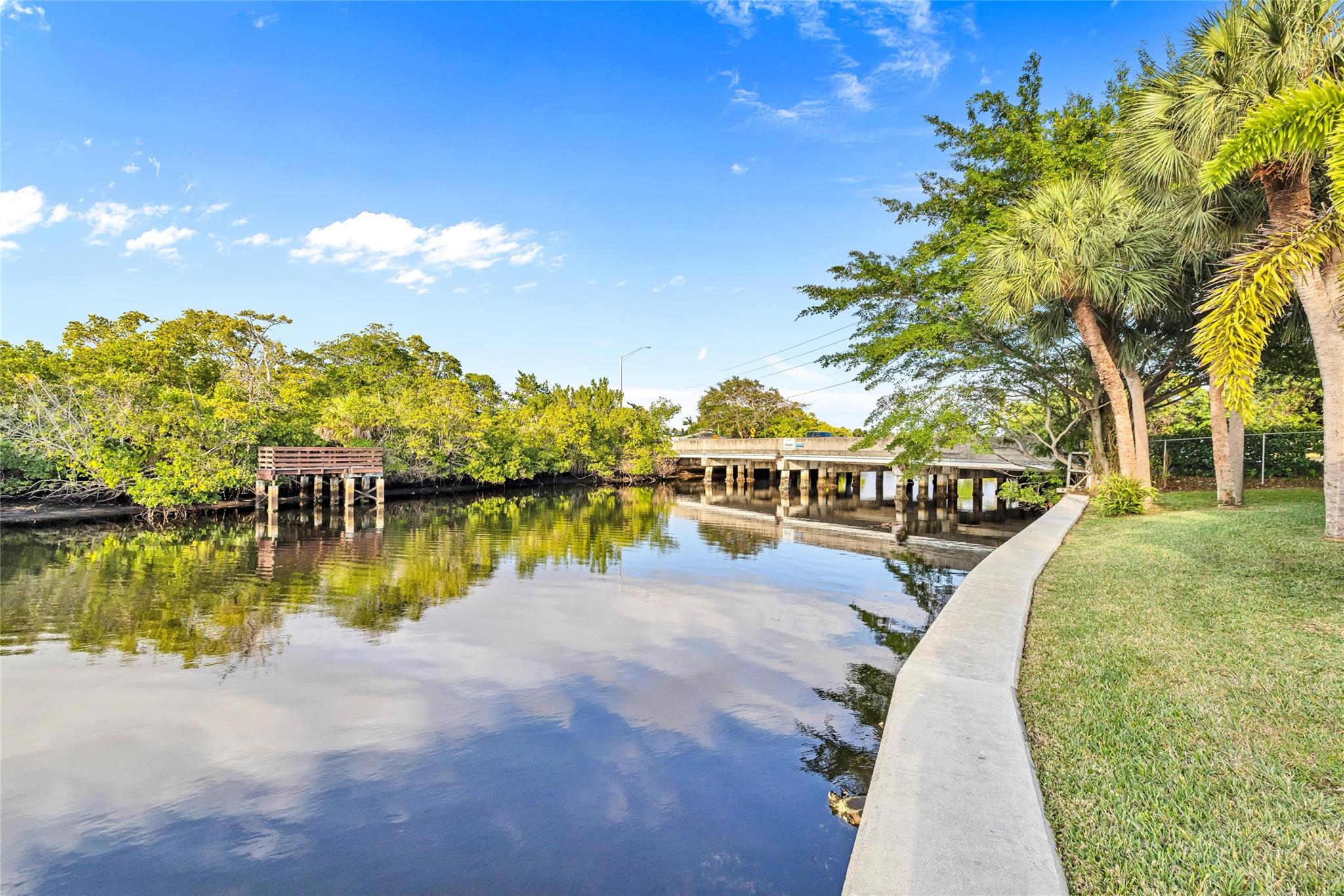 EDGEWATER TOWNHOMES - Residential Lease