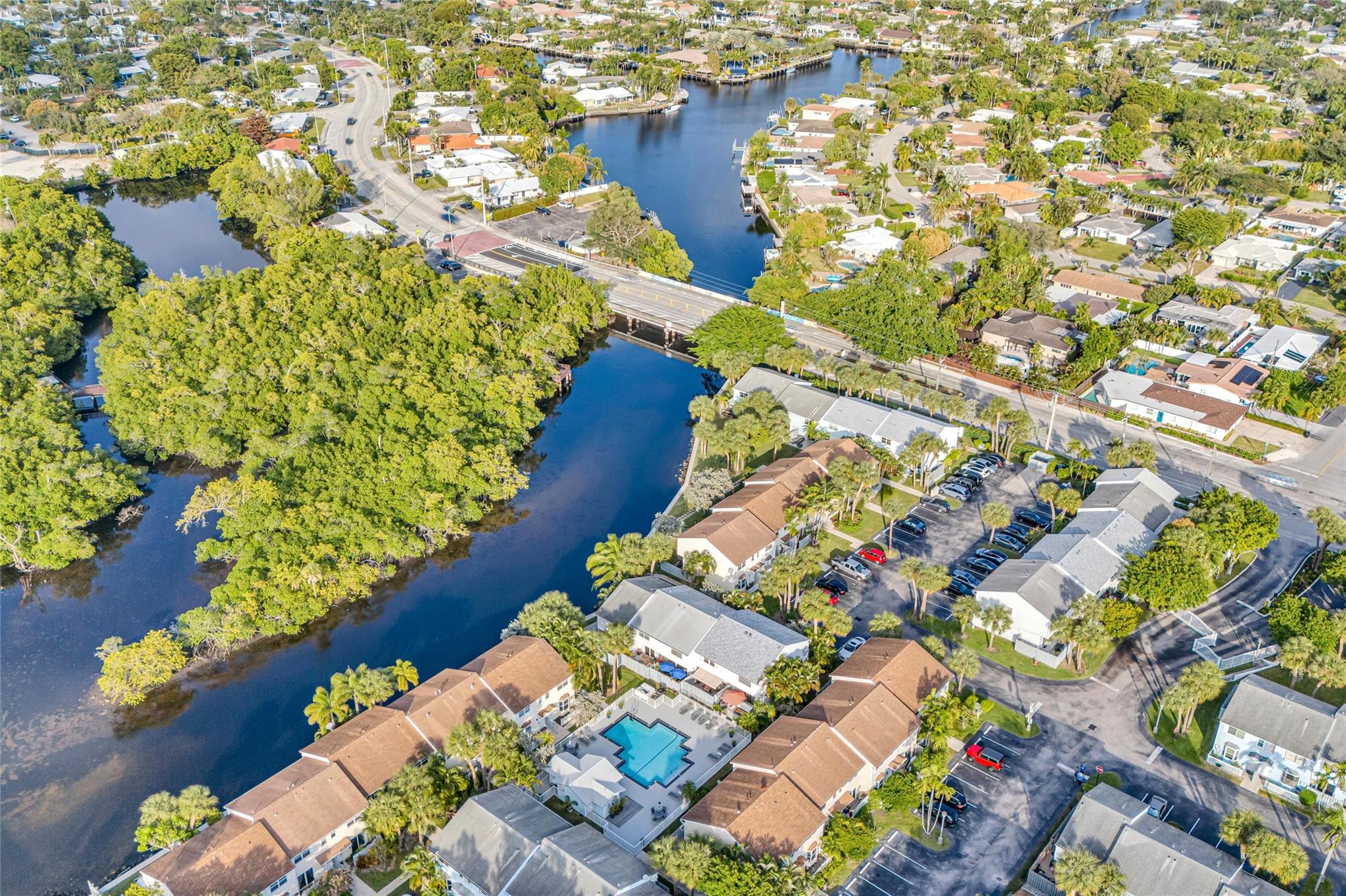 EDGEWATER TOWNHOMES - Residential Lease