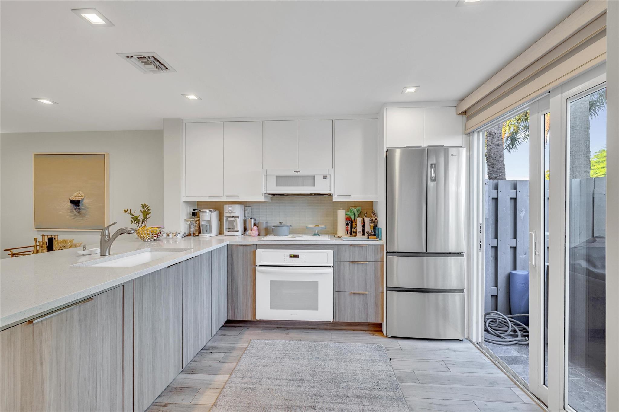 EDGEWATER TOWNHOMES - Residential Lease