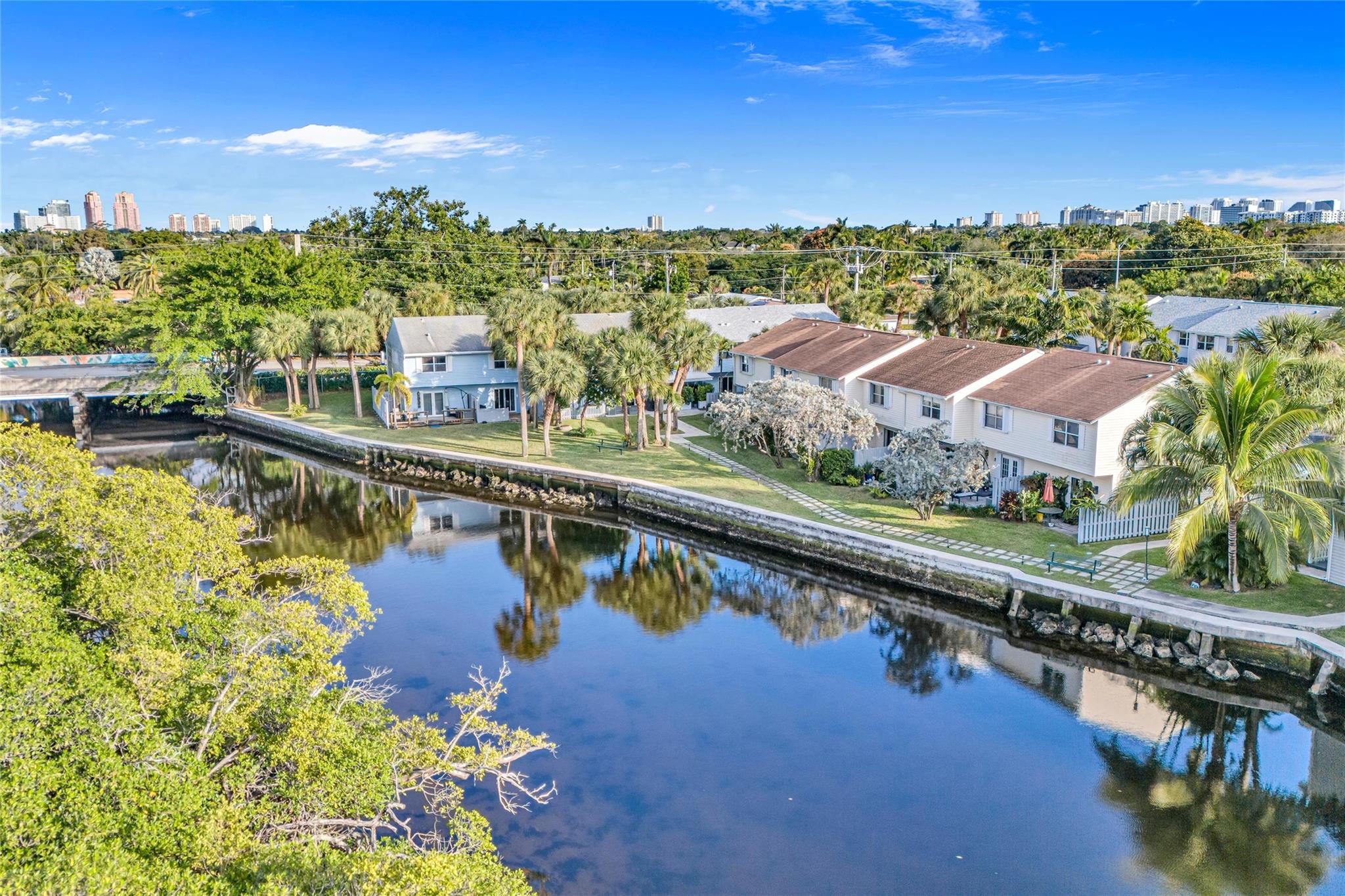 EDGEWATER TOWNHOMES - Residential Lease