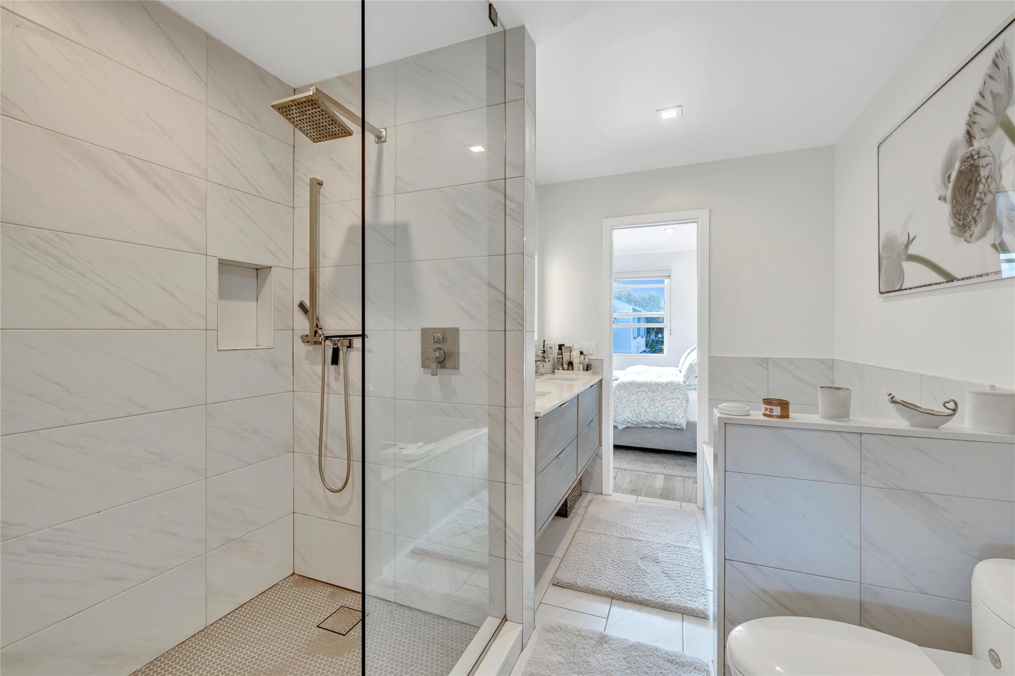 EDGEWATER TOWNHOMES - Residential Lease