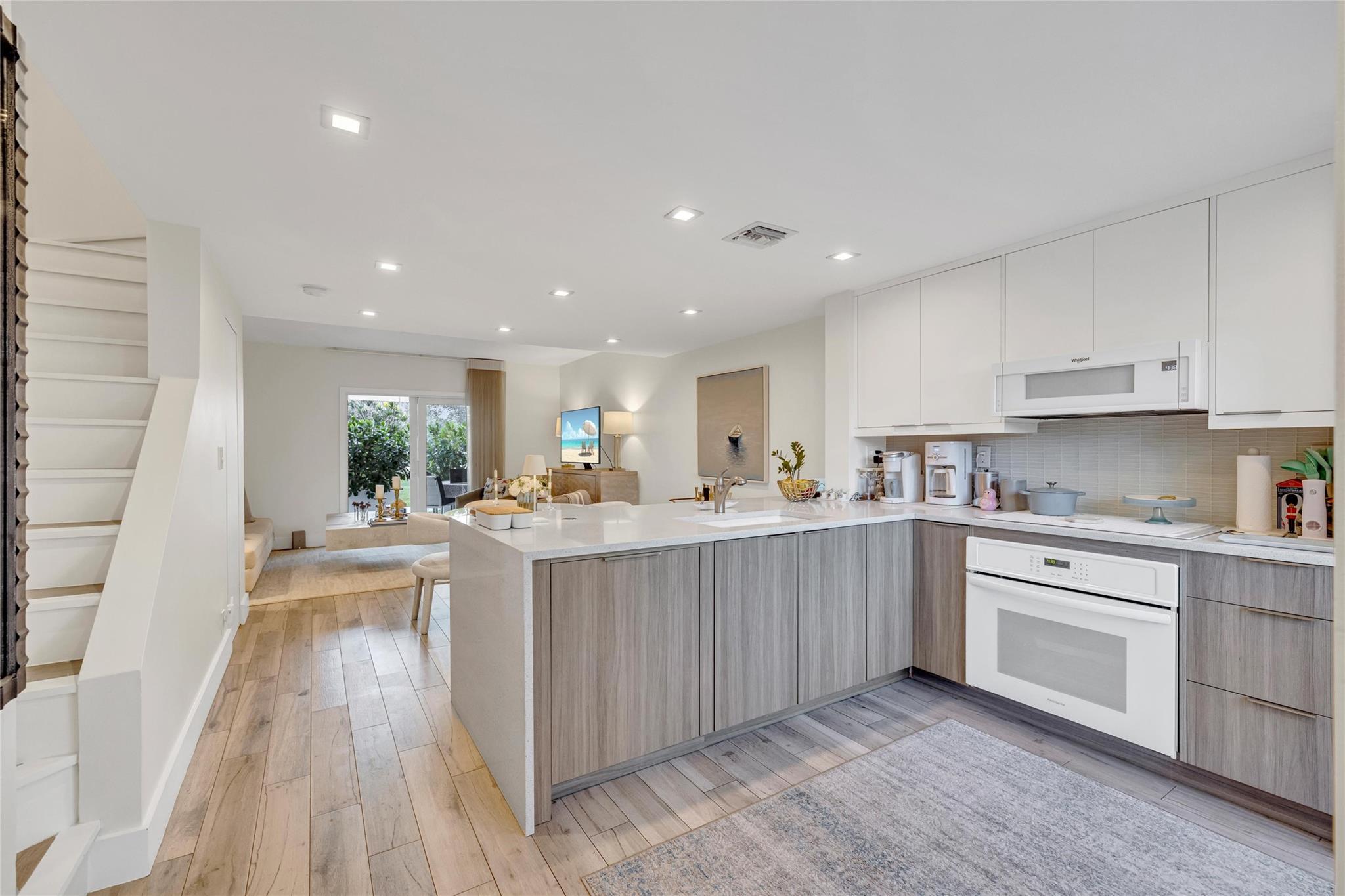 EDGEWATER TOWNHOMES - Residential Lease