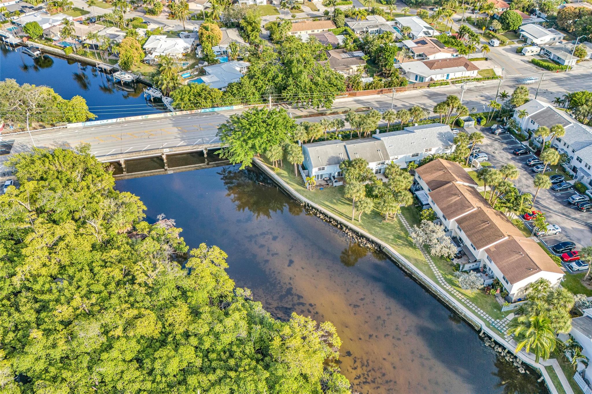 EDGEWATER TOWNHOMES - Residential Lease