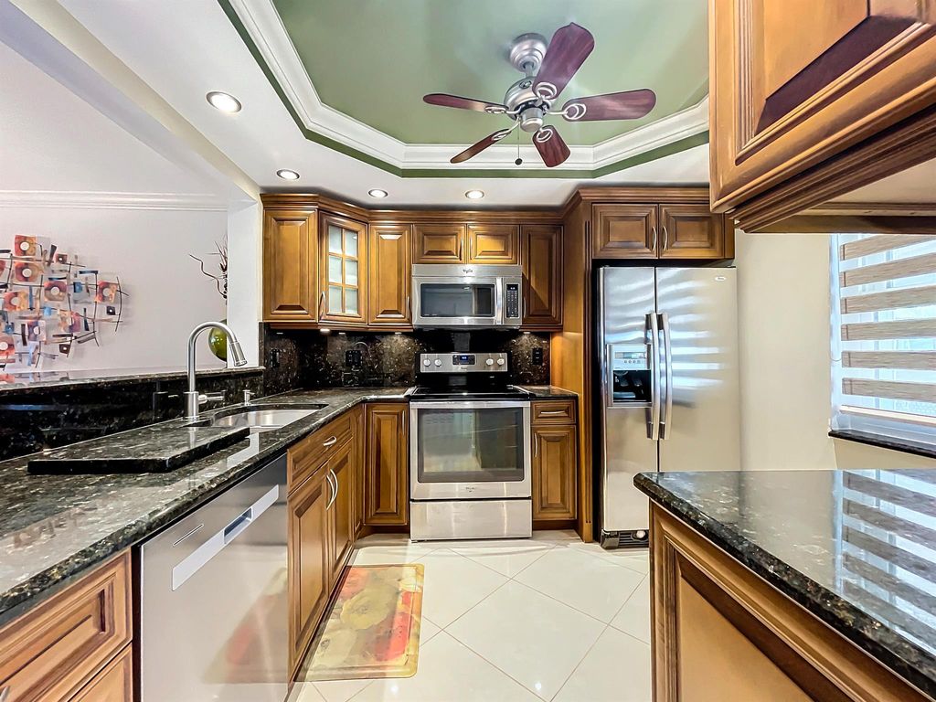 listing image 0