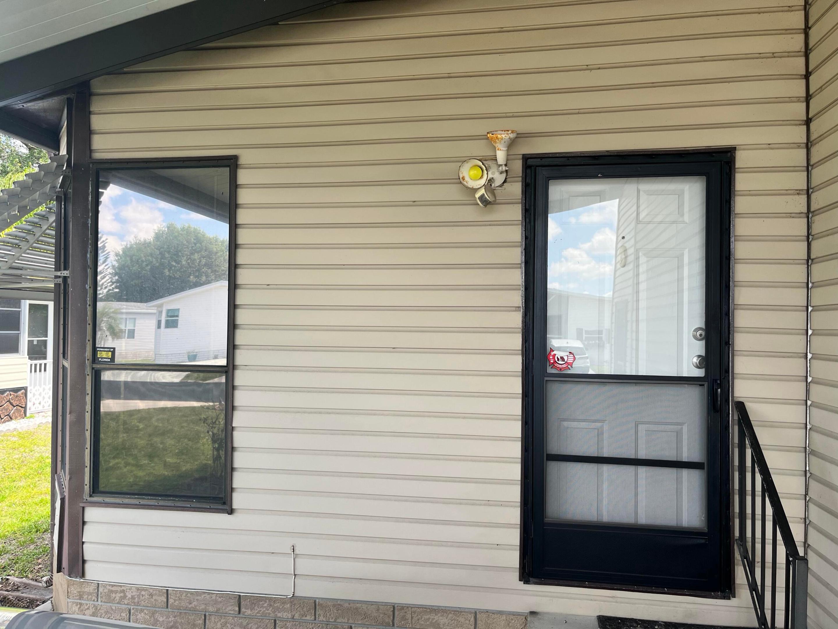 TROPICAL ISLES - Residential