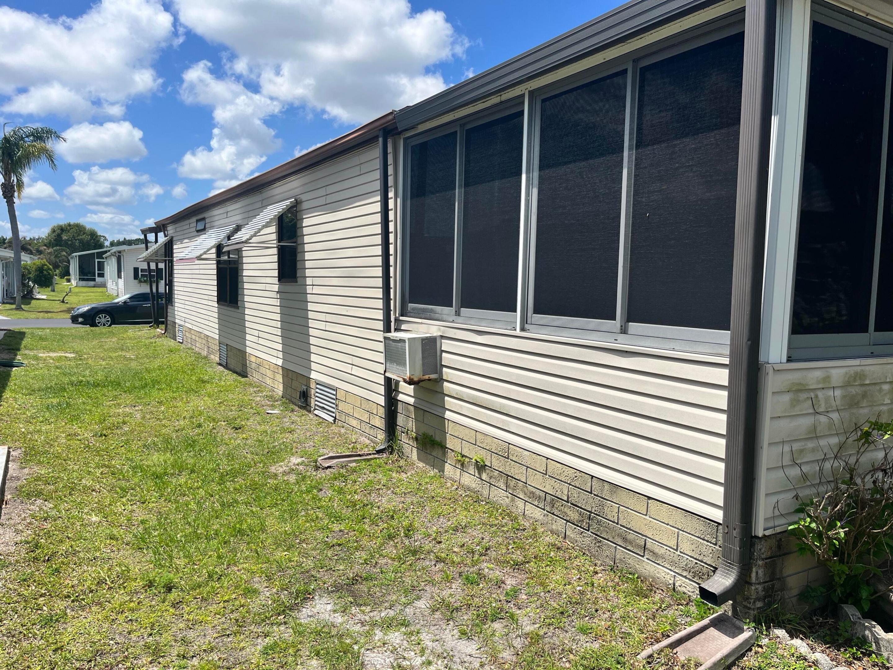 TROPICAL ISLES - Residential