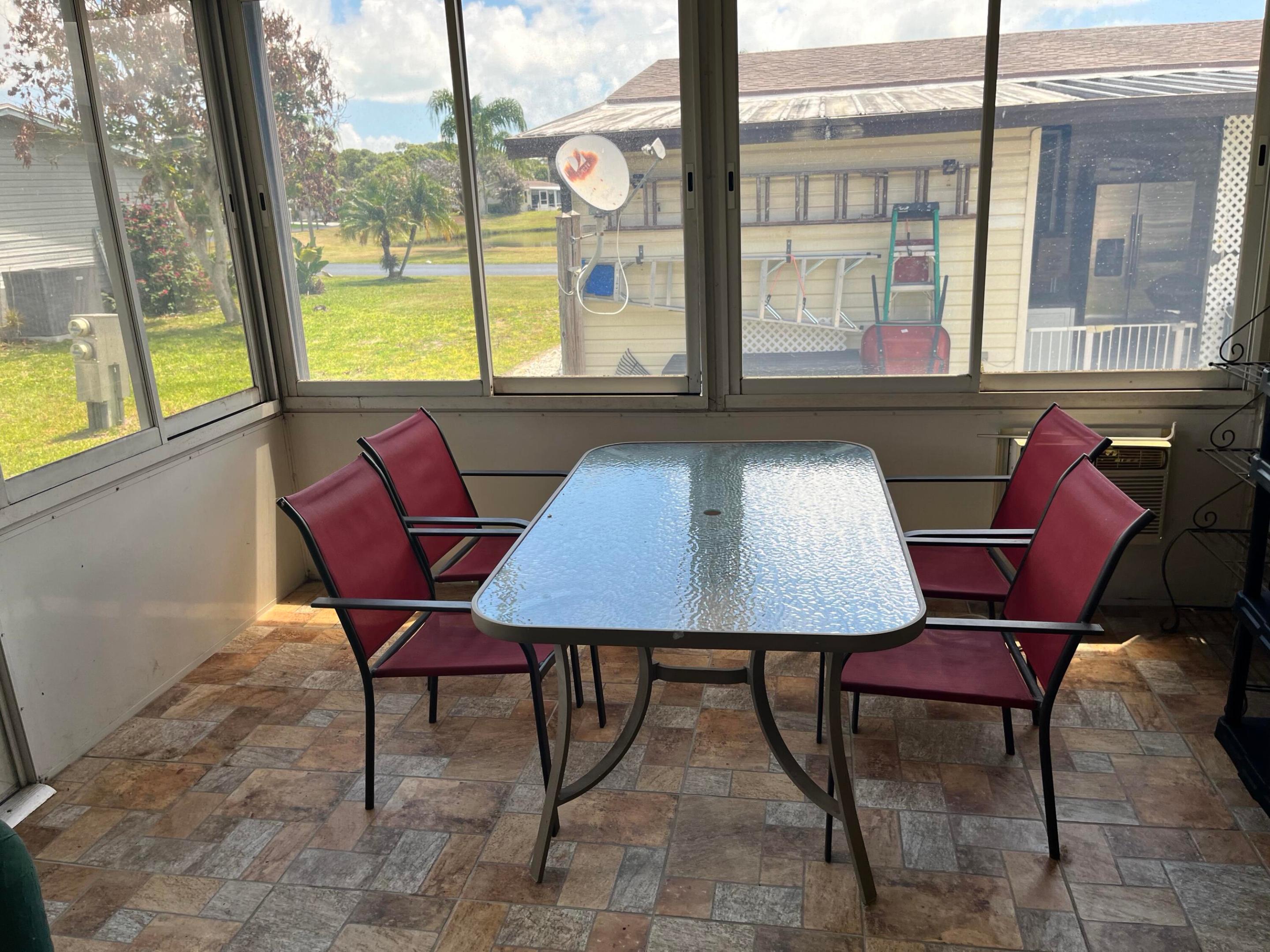 TROPICAL ISLES - Residential