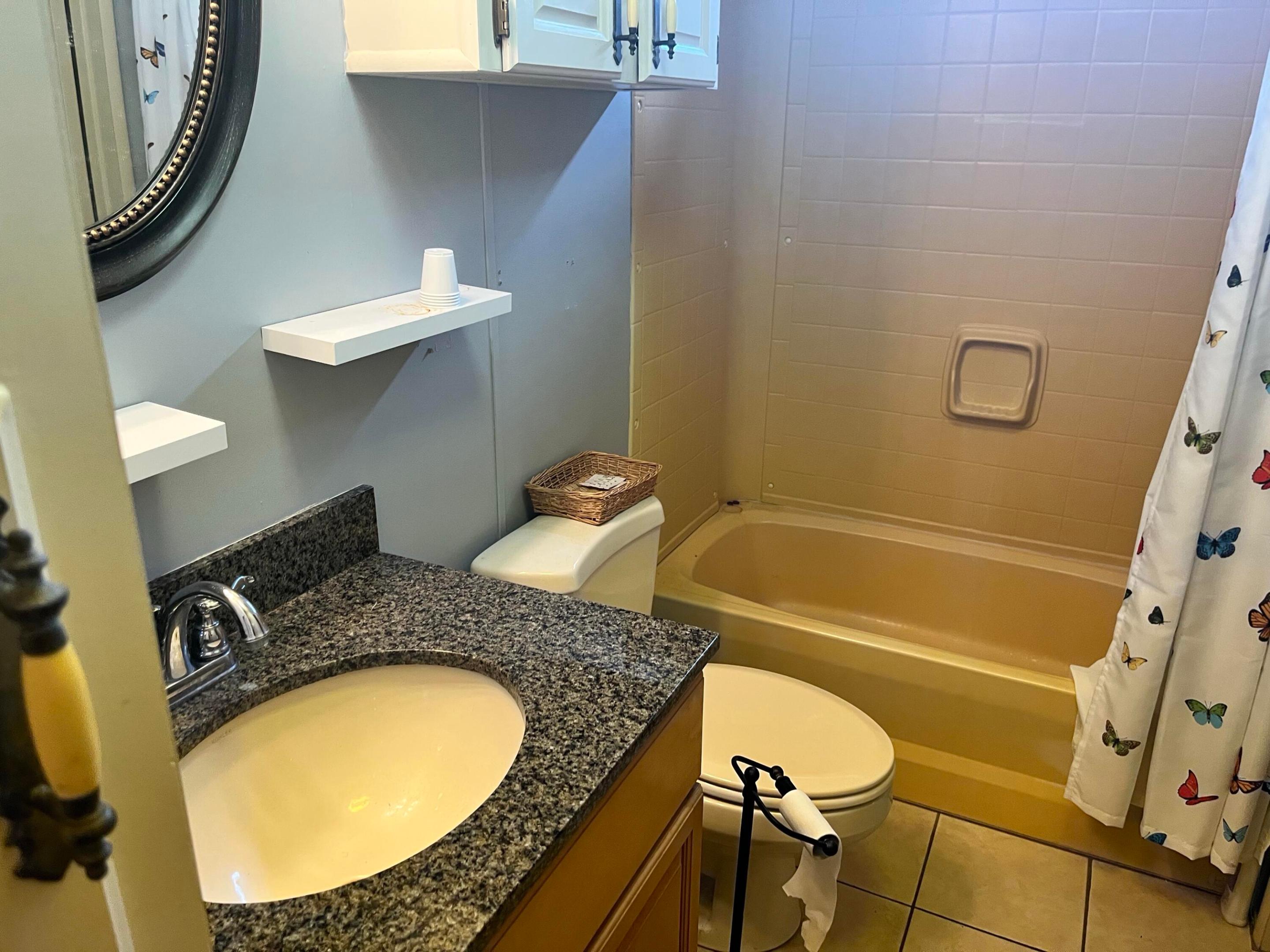 TROPICAL ISLES - Residential