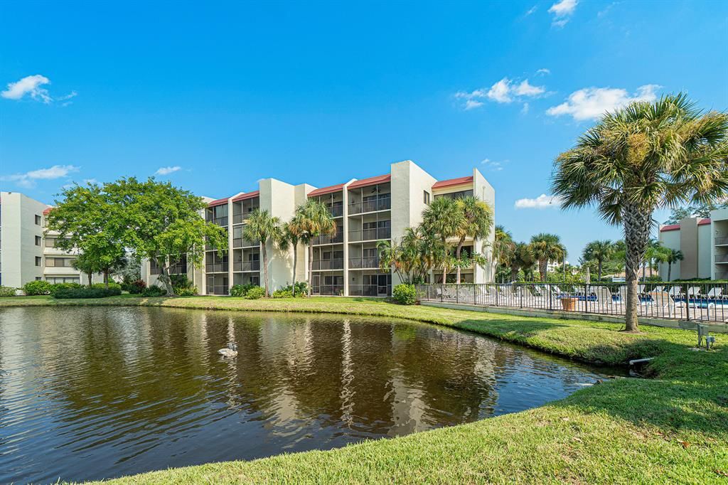 Photo of 1605 S Us Highway 1 #B202, Jupiter, FL 33477 (MLS # R10744158)