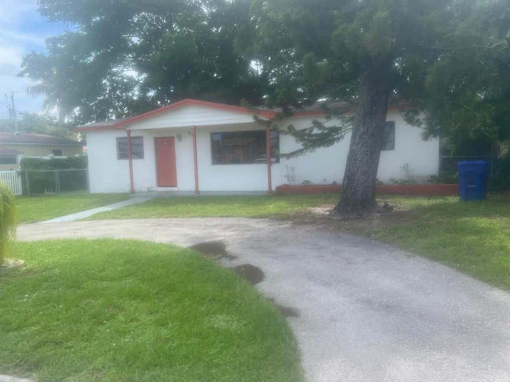 Photo of 211 N 66TH Avenue, Hollywood, FL 33024 (MLS # B26060509)