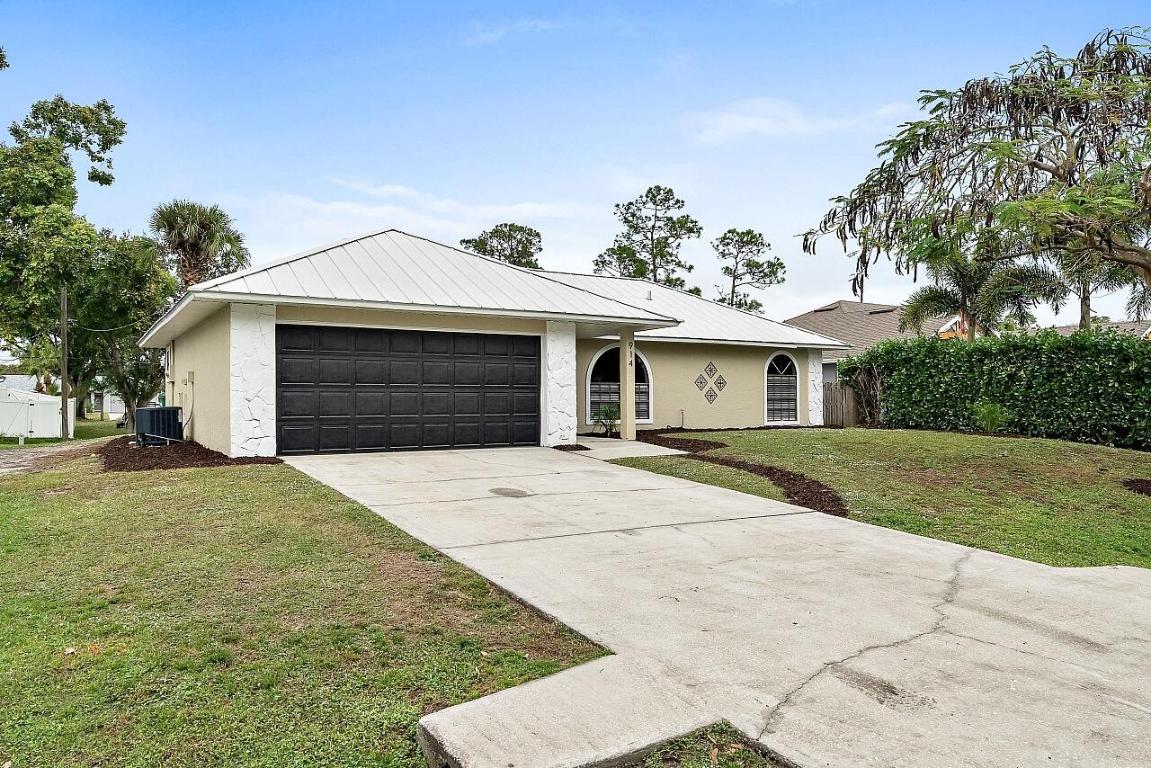 SEBASTIAN HIGHLANDS UNIT 5 - Residential