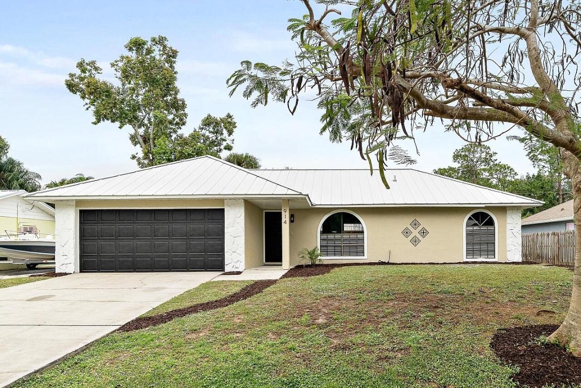 SEBASTIAN HIGHLANDS UNIT 5 - Residential