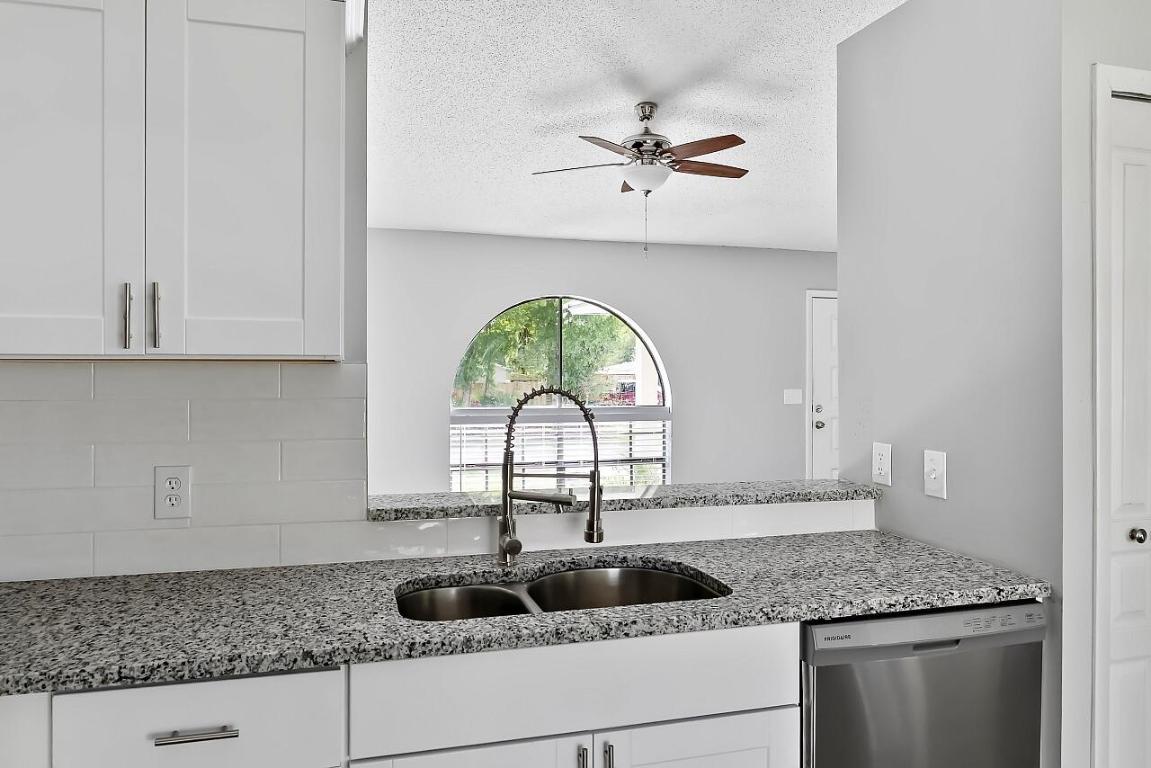 SEBASTIAN HIGHLANDS UNIT 5 - Residential