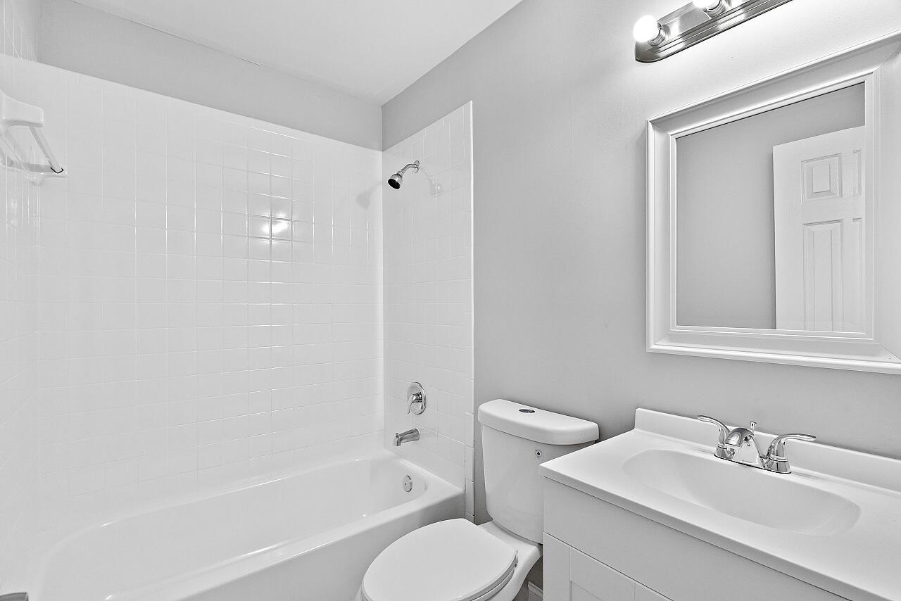 SEBASTIAN HIGHLANDS UNIT - Residential