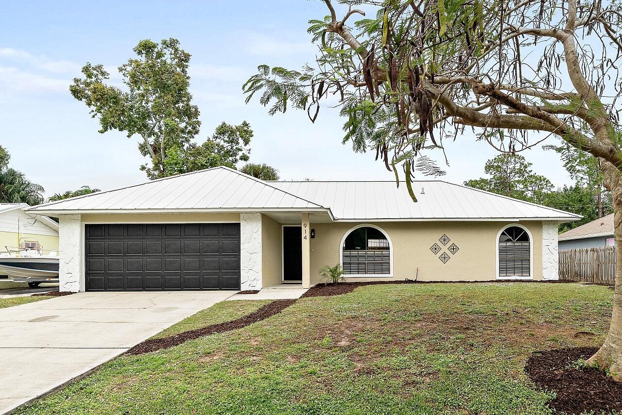 SEBASTIAN HIGHLANDS UNIT - Residential