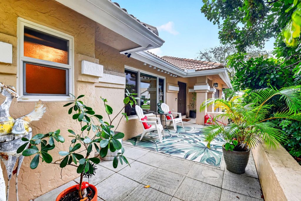 Photo of 9577 Majestic Way, Boynton Beach, FL 33437 (MLS # B26012299)