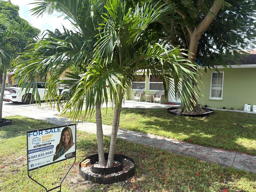 Photo of 1441 W Central Street, Lantana, FL 33462 (MLS # B26074863)