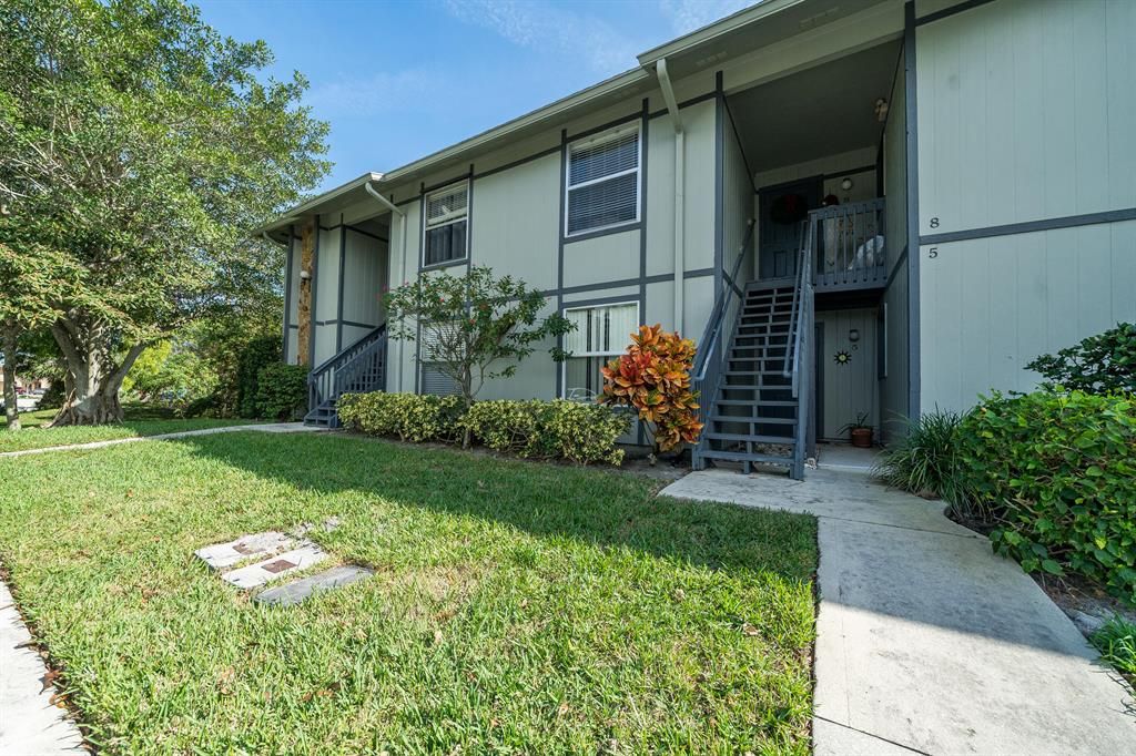Photo of 8132 SE Croft Circle #8, Hobe Sound, FL 33455 (MLS # R10848549)