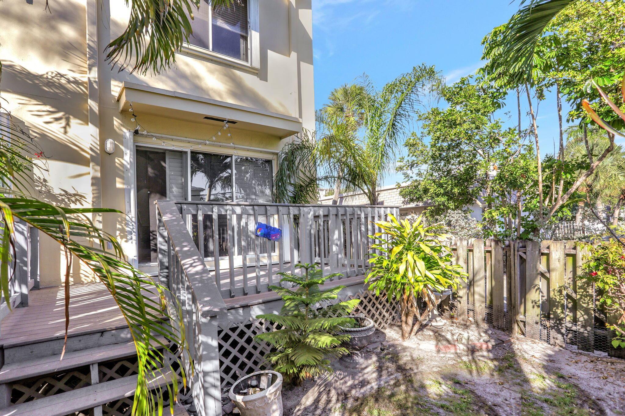 OCEAN CLUB TOWNHOMES COND - Residential