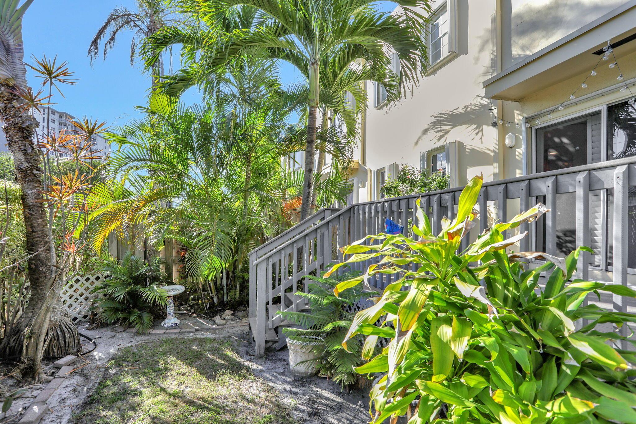 OCEAN CLUB TOWNHOMES COND - Residential