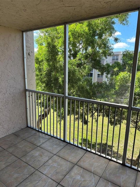 Tiny photo for 1100 NW 87th Avenue #405, Coral Springs, FL 33071 (MLS # R11156396)