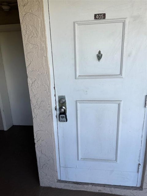 Tiny photo for 1100 NW 87th Avenue #405, Coral Springs, FL 33071 (MLS # R11156396)
