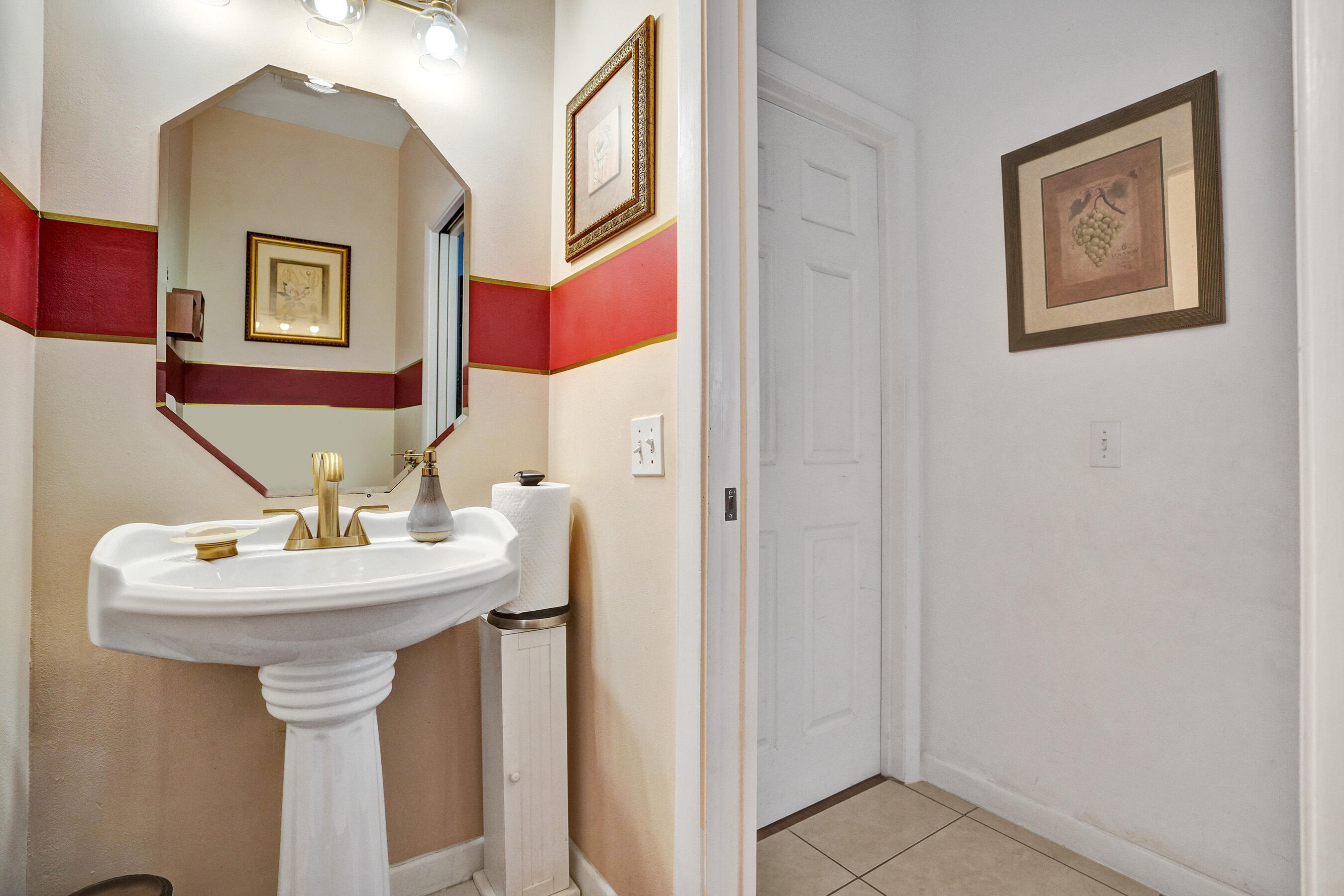 HOLIDAY SPRINGS EAST - Residential