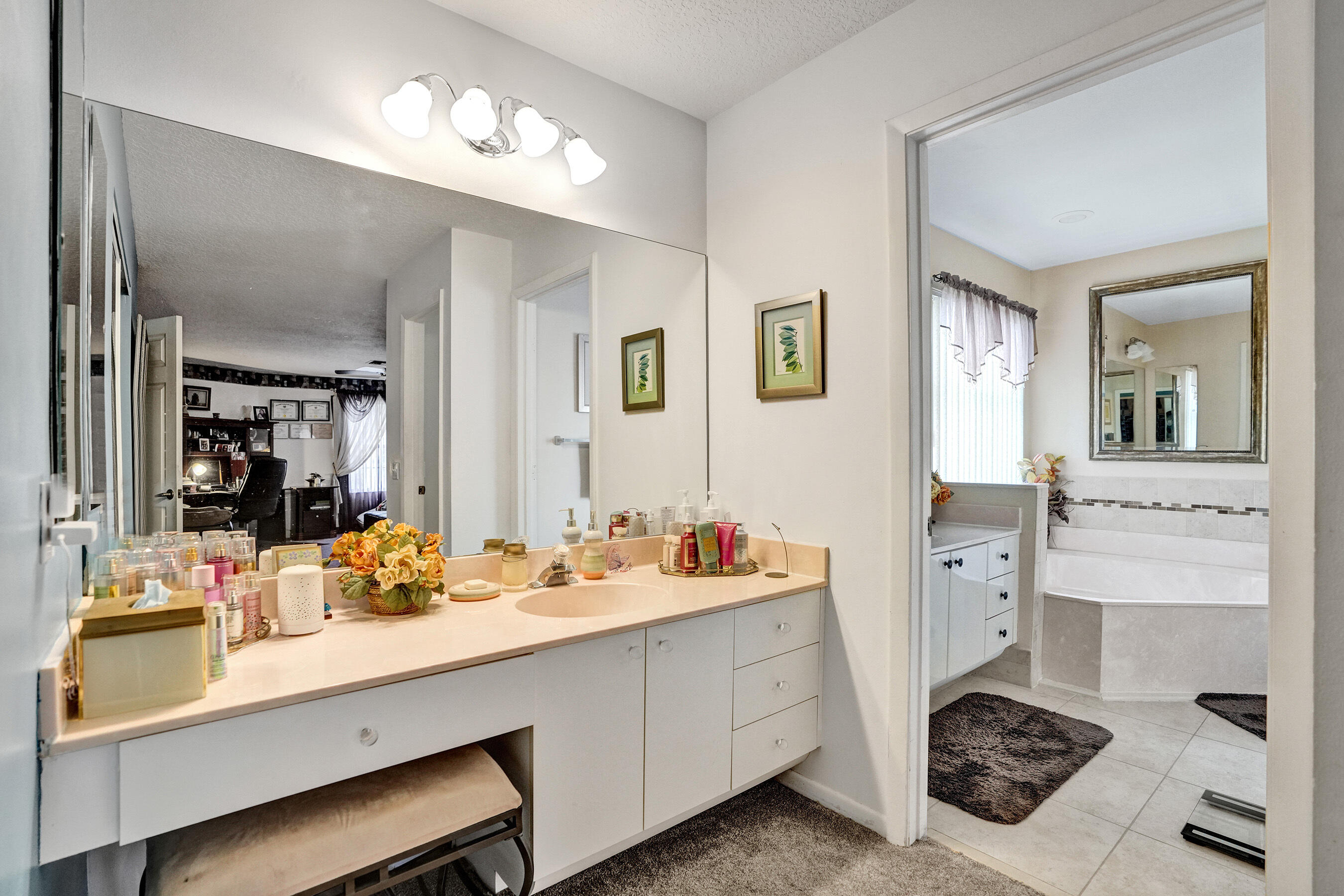 HOLIDAY SPRINGS EAST - Residential