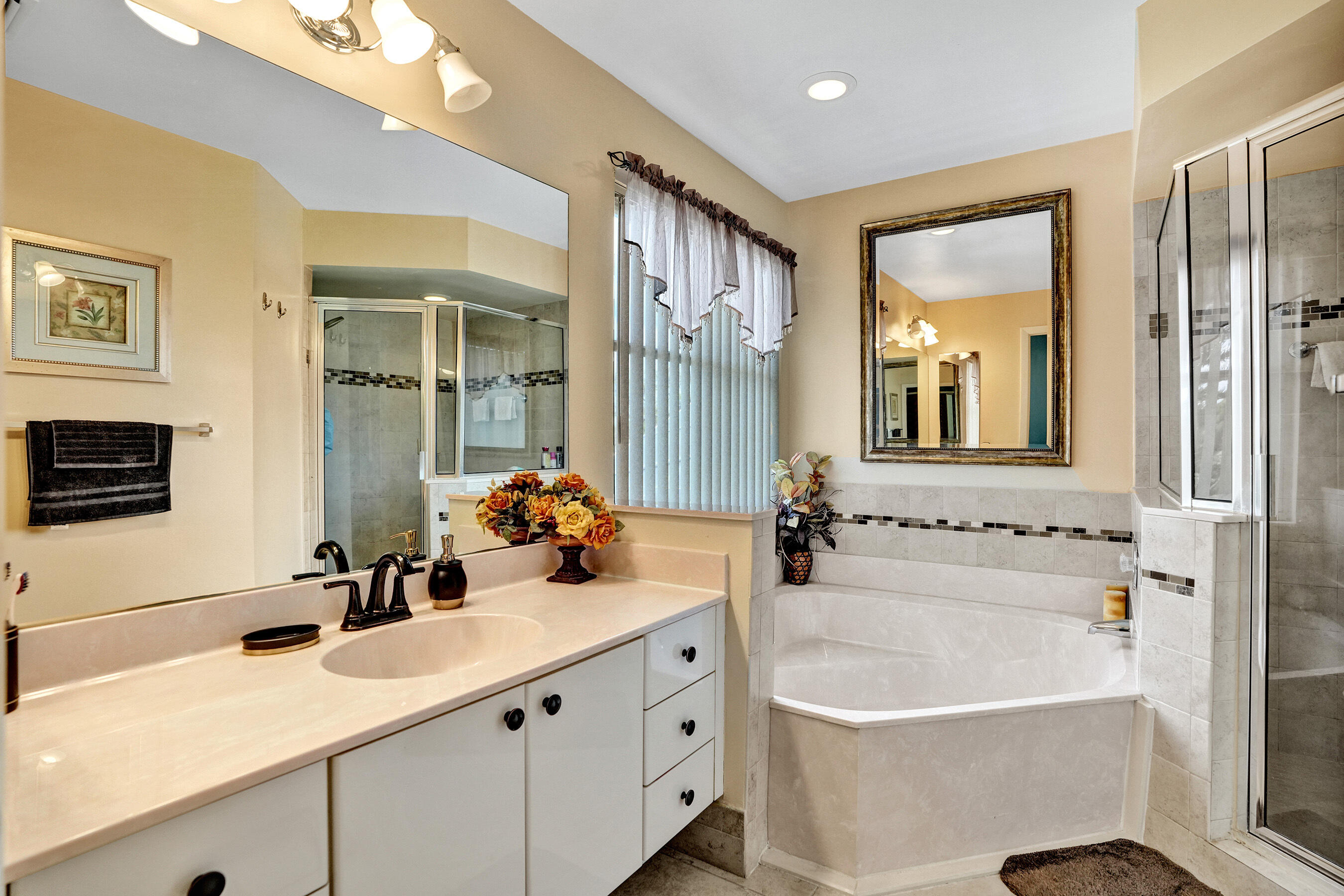 HOLIDAY SPRINGS EAST - Residential