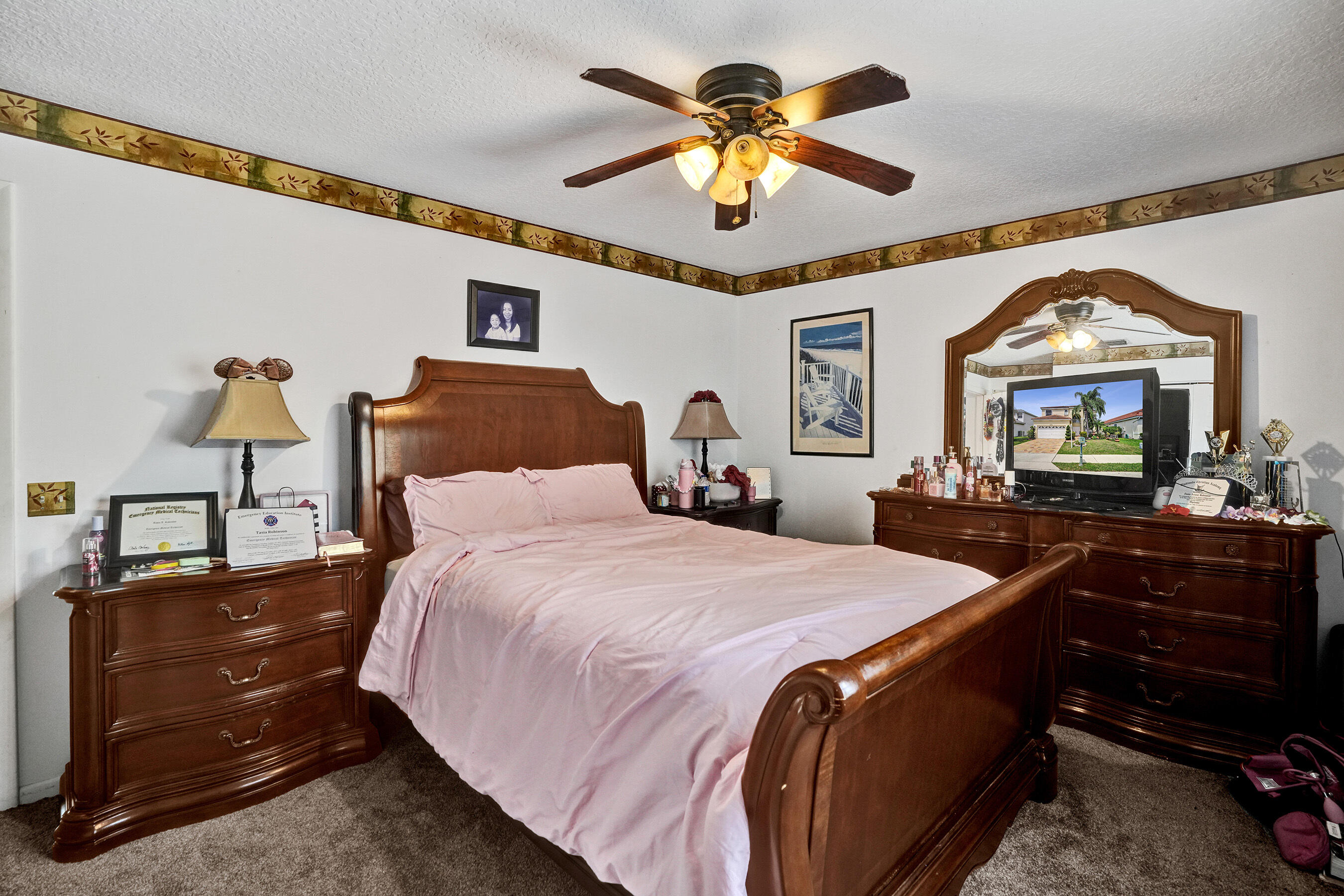 HOLIDAY SPRINGS EAST - Residential
