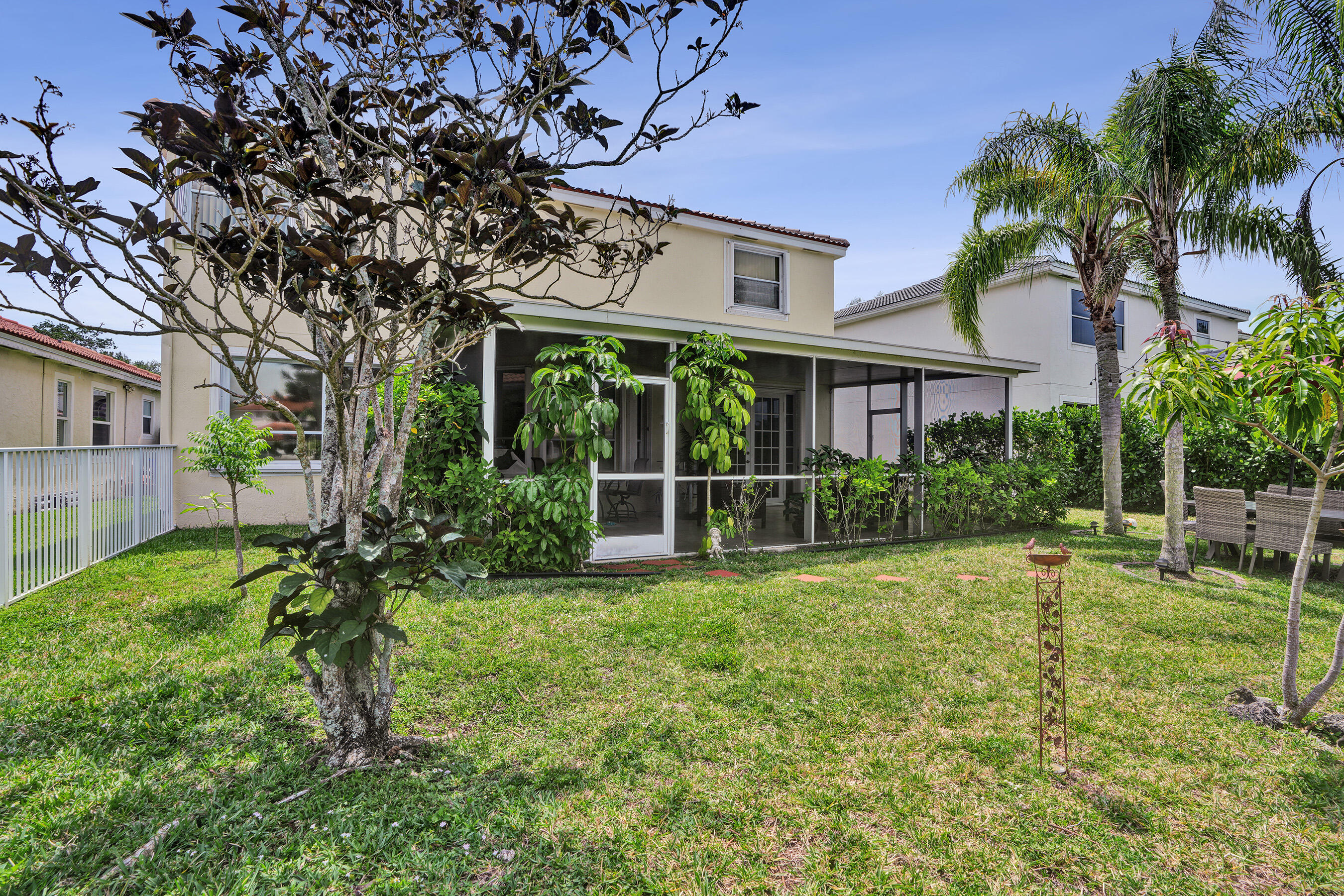 HOLIDAY SPRINGS EAST - Residential