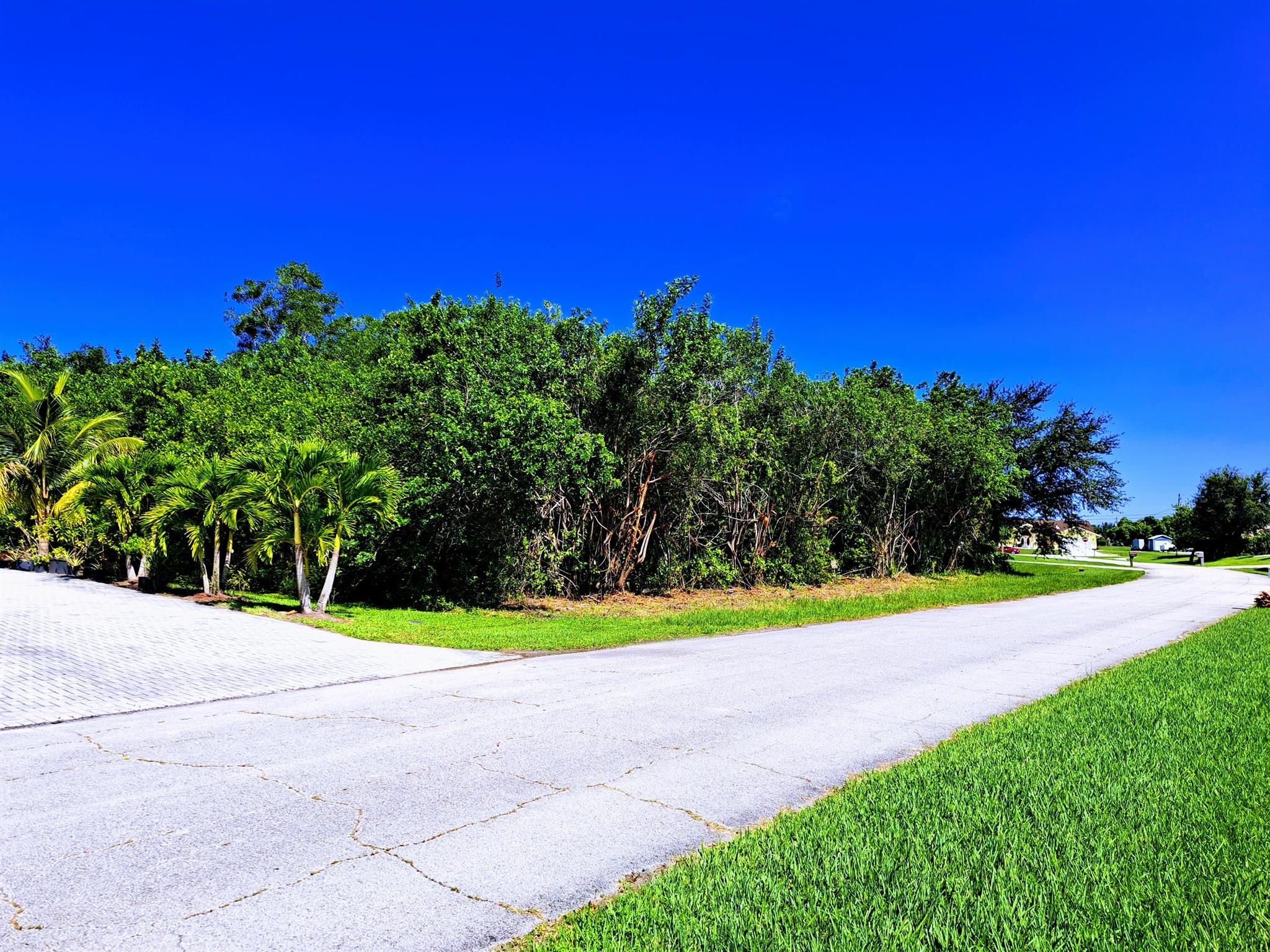 Build your dream home on this oversized lot in one of Port Saint Lucie's most desirable communities! Enjoy the convenience of nearby shopping, dining, and fitness centers -- all just minutes away. Best of all, you're only 20 minutes from the pristine beaches of Hutchinson Island. This is the perfect opportunity to create your ideal Florida lifestyle.