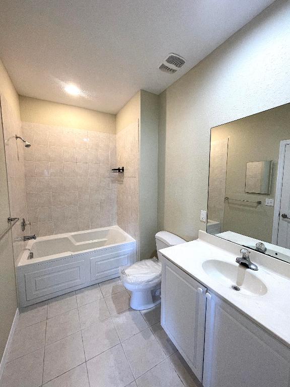 THE LAKES AT THE SAVANNAHS CONDOMINIUM - Residential Lease