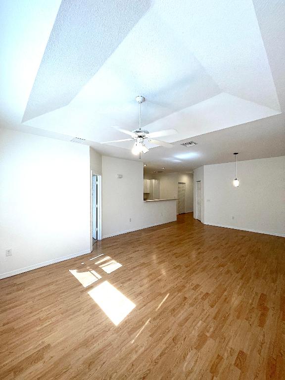 THE LAKES AT THE SAVANNAHS CONDOMINIUM - Residential Lease