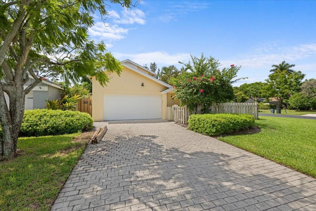 Photo of 1840 NW 10th Street, Delray Beach, FL 33445 (MLS # R11120234)